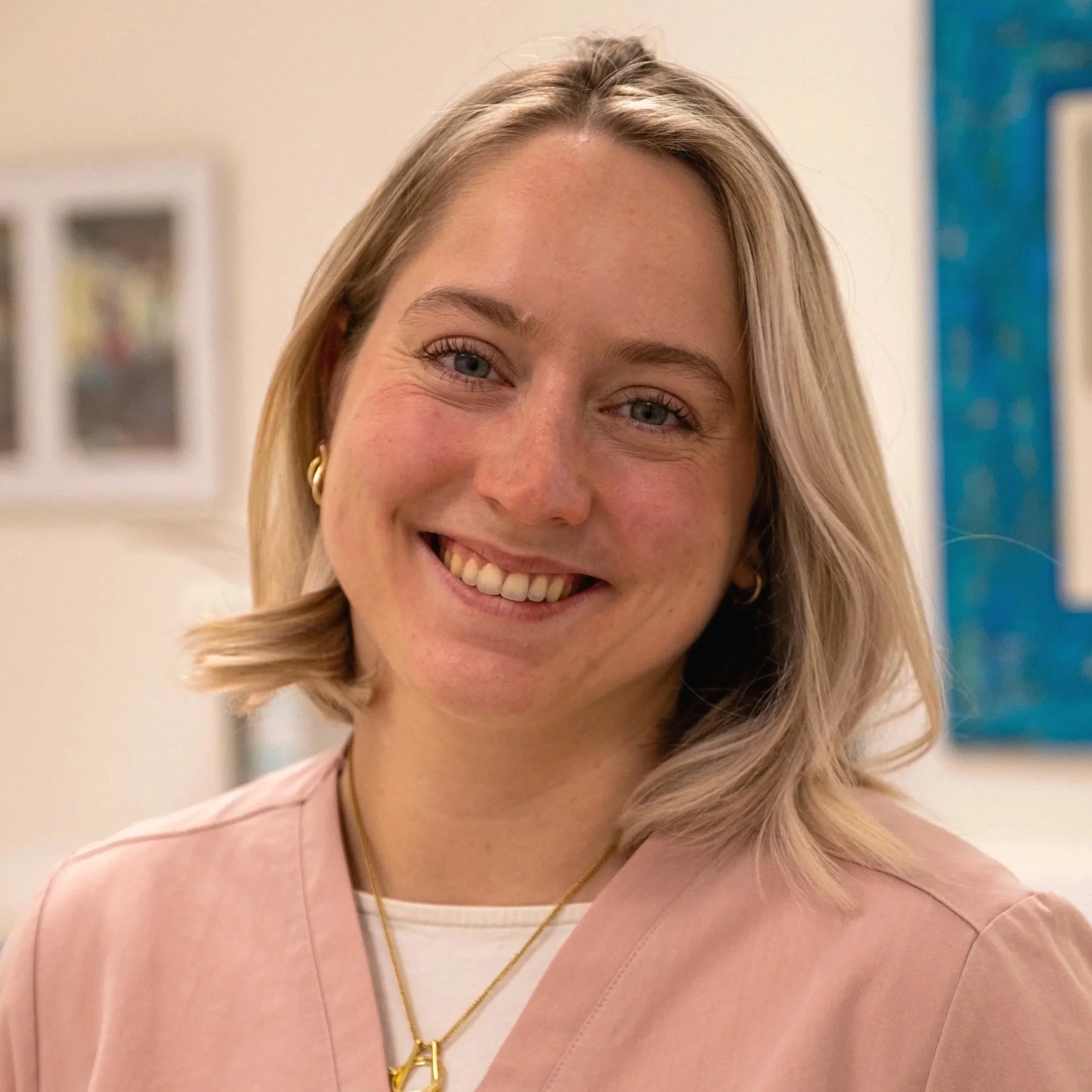 Dr.in Marie-Christine Würcher 