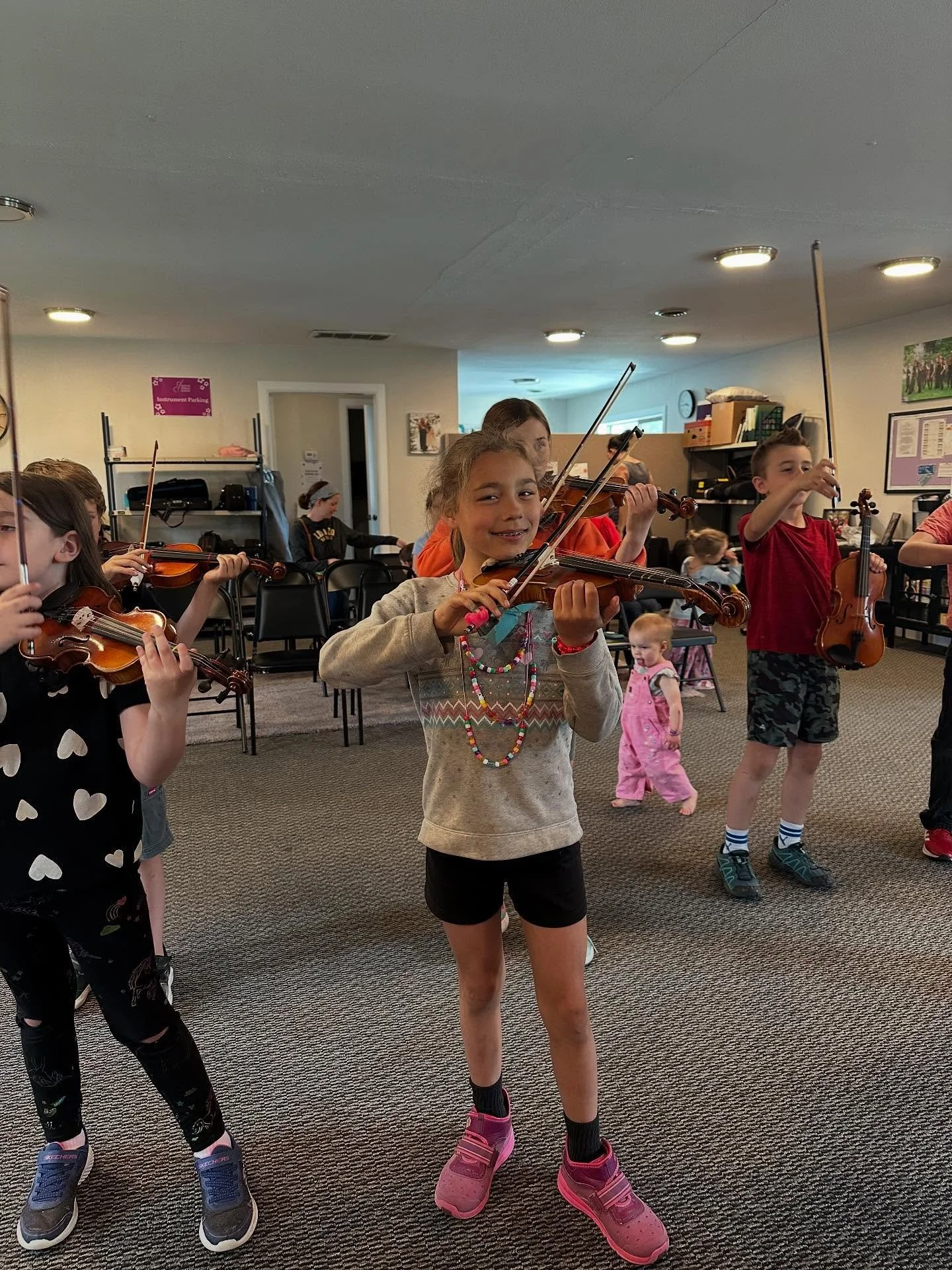 Come visit our group classes this summer! Observing our group classes in action is the best way to see how our program works, meet some of the families, students and teachers in our community.
Our summer group classes meet on the following Thursdays