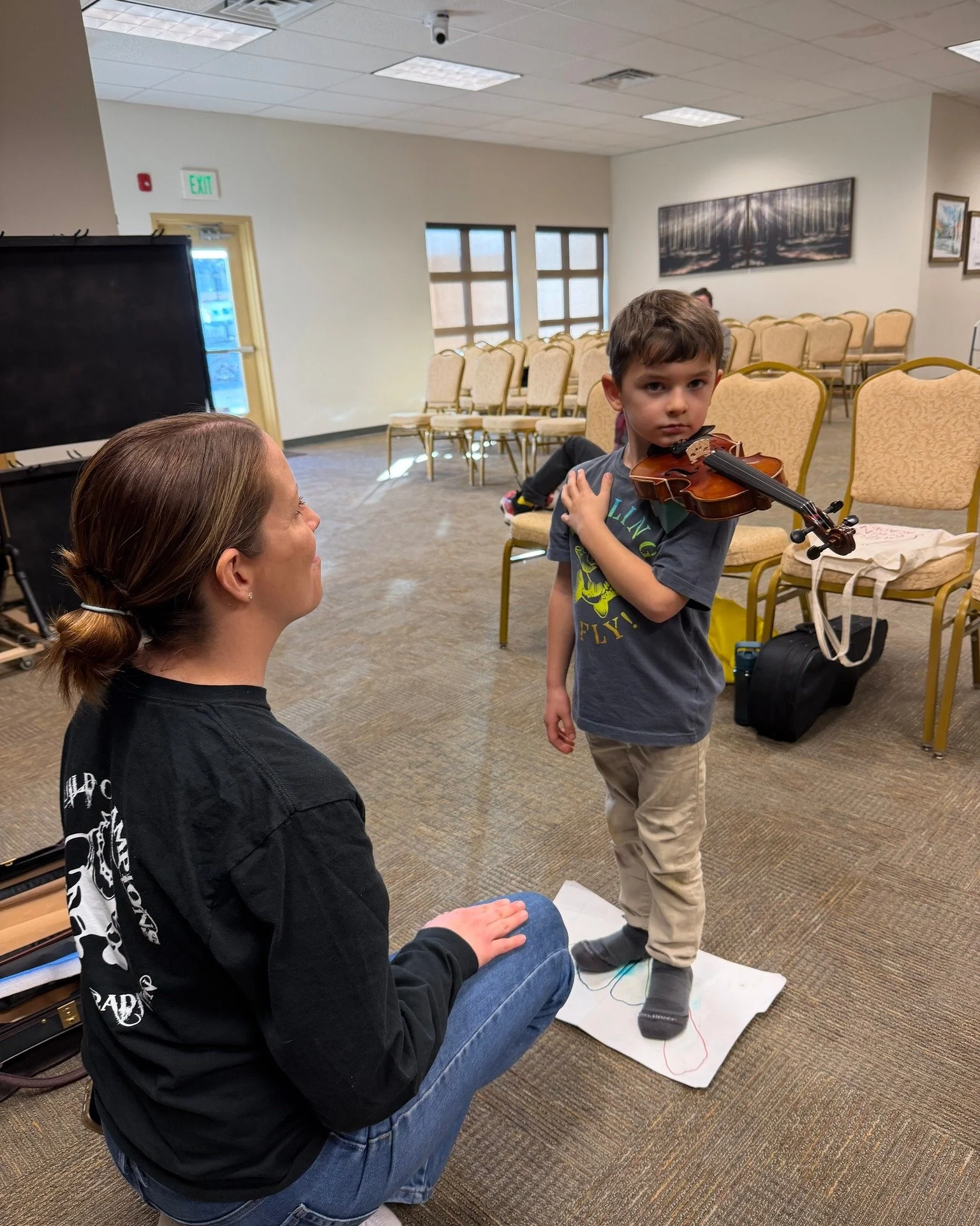 Posture work isn&rsquo;t the flashy part of violin lessons, but it matters.

In this photo, we&rsquo;re focusing on the basics: how the instrument sits, where the shoulders are, what the hands are doing. 

We focus on building strong habits from the 