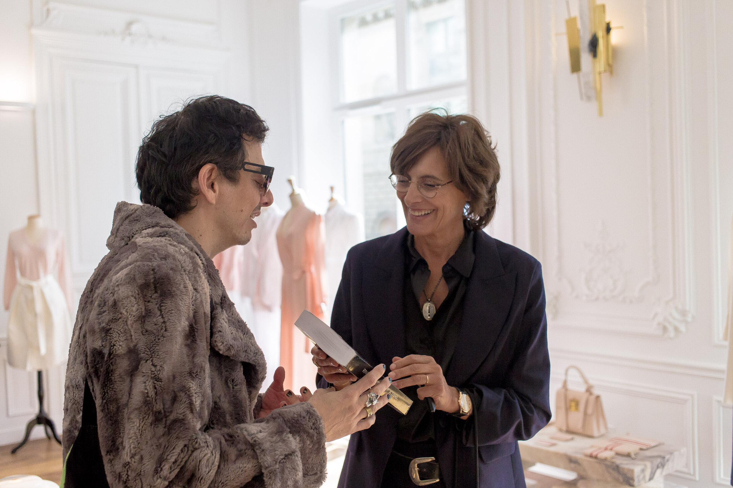 Cast Club [Podcast]: Ines De La Fressange's Parisian Chic Style Guide