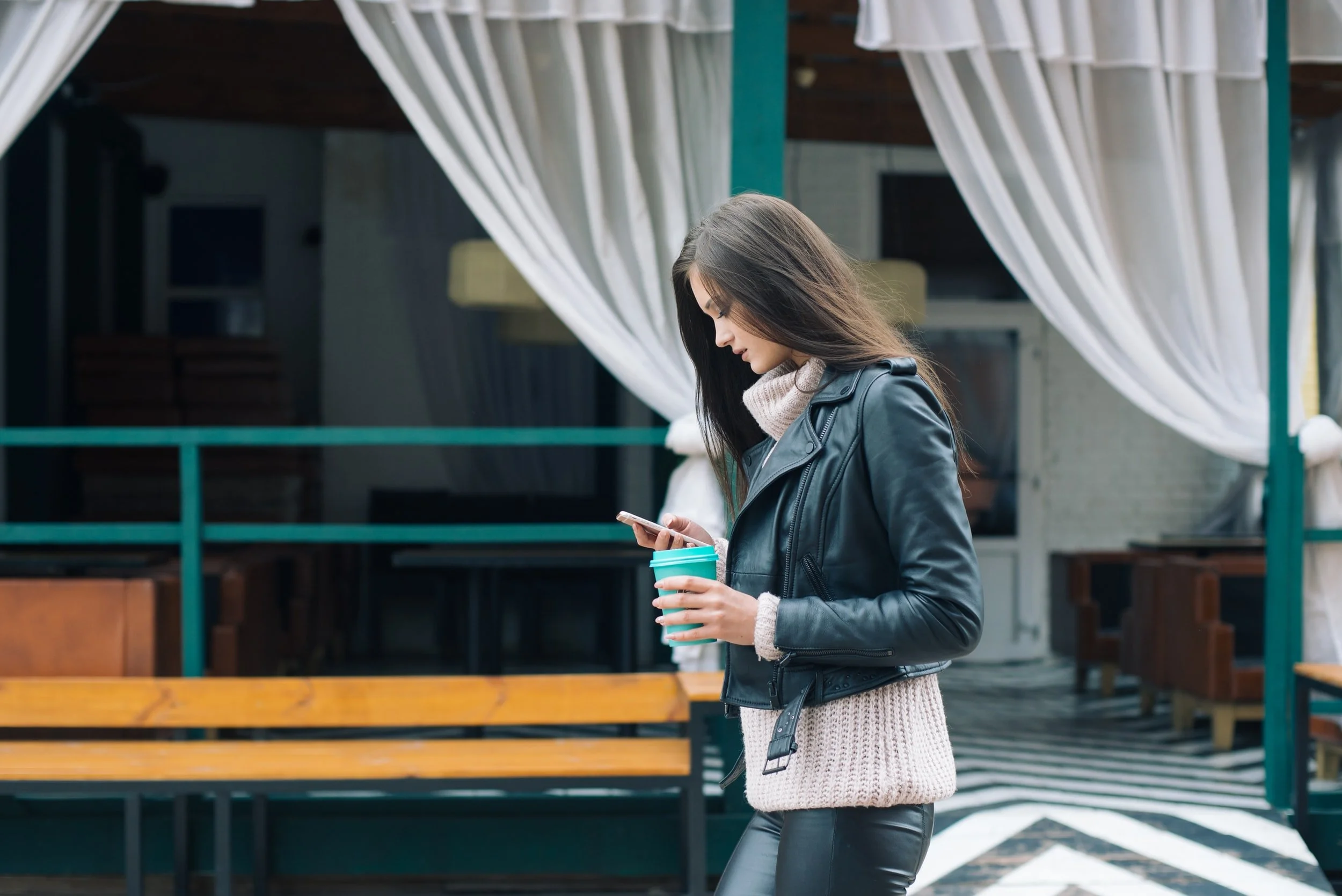 The Best iOS App For Chatting With Nearby Community