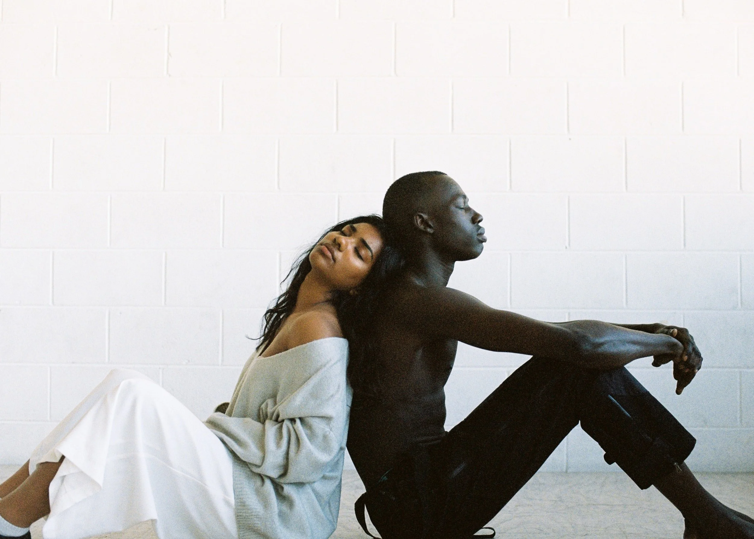 Top 6 Romantic Ways To Surprise Your Partner