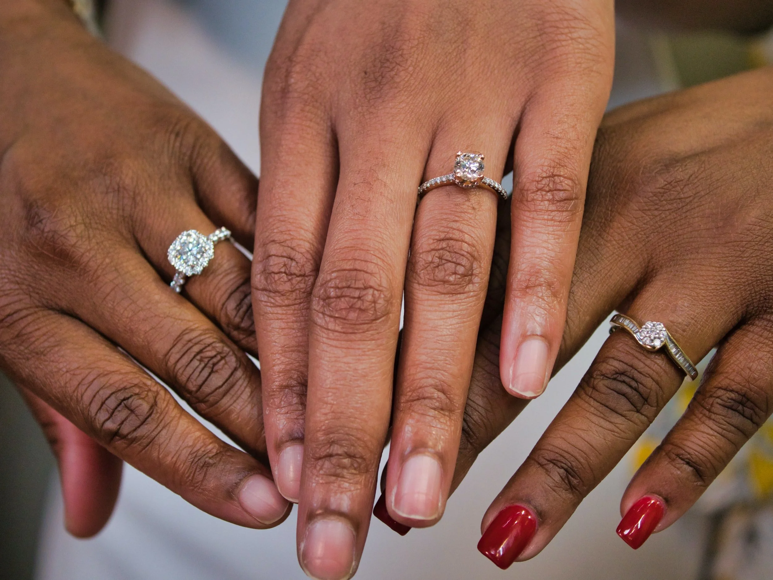 4 Ways To Pick The Perfect Pair Of Wedding Rings