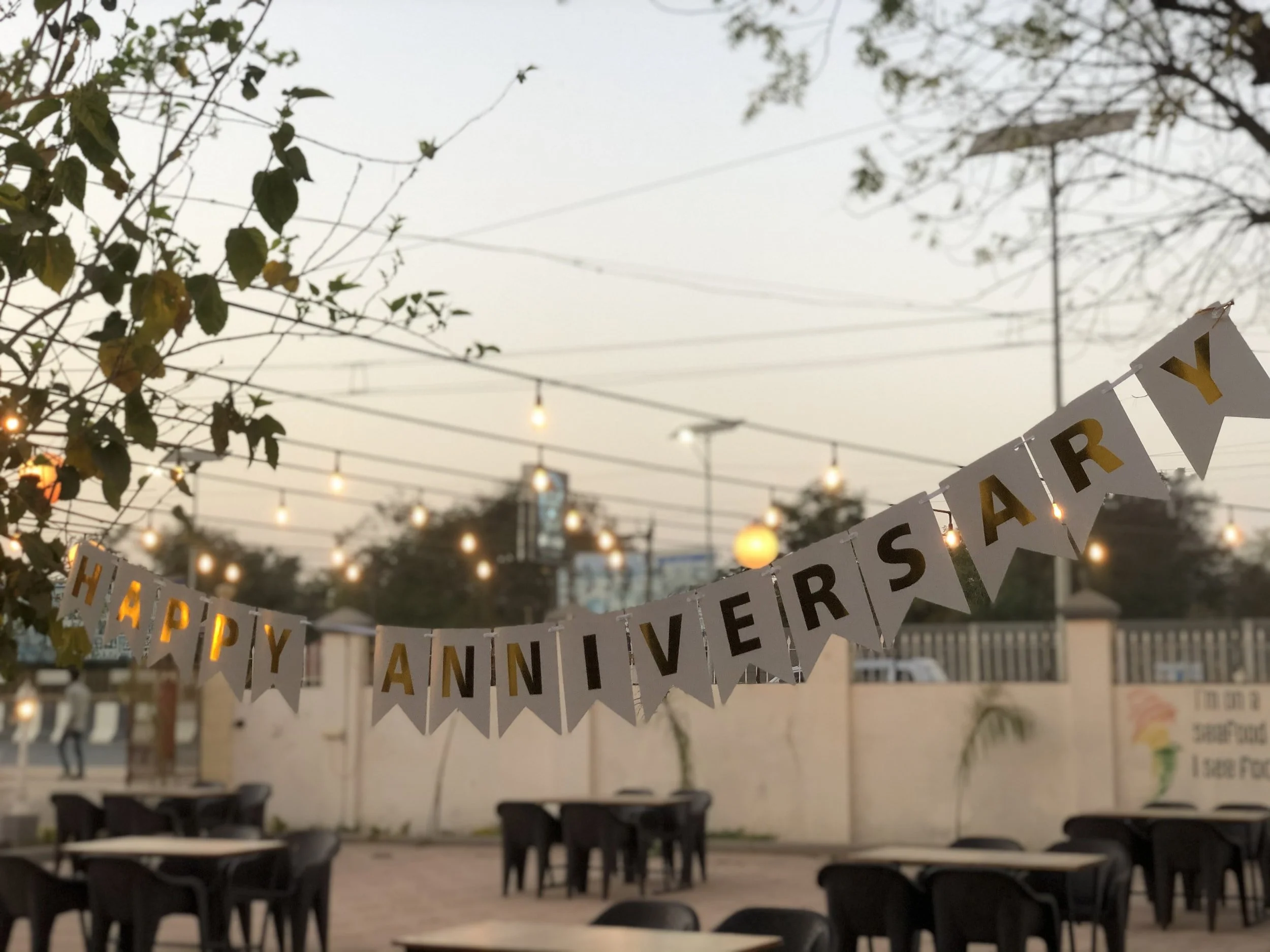 How To Celebrate Anniversary Within Budget