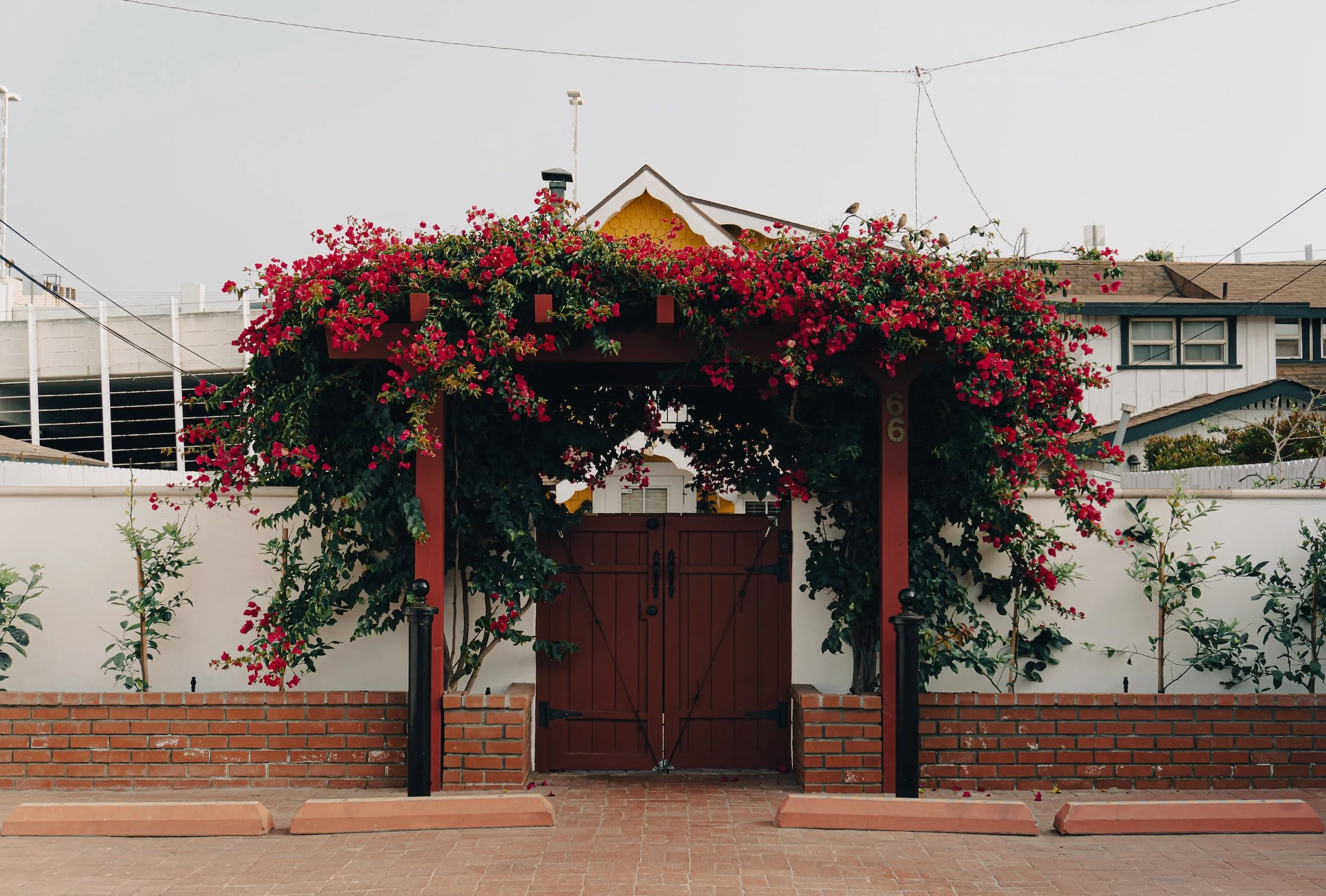 4 Things To Consider When Selecting Driveway Gates