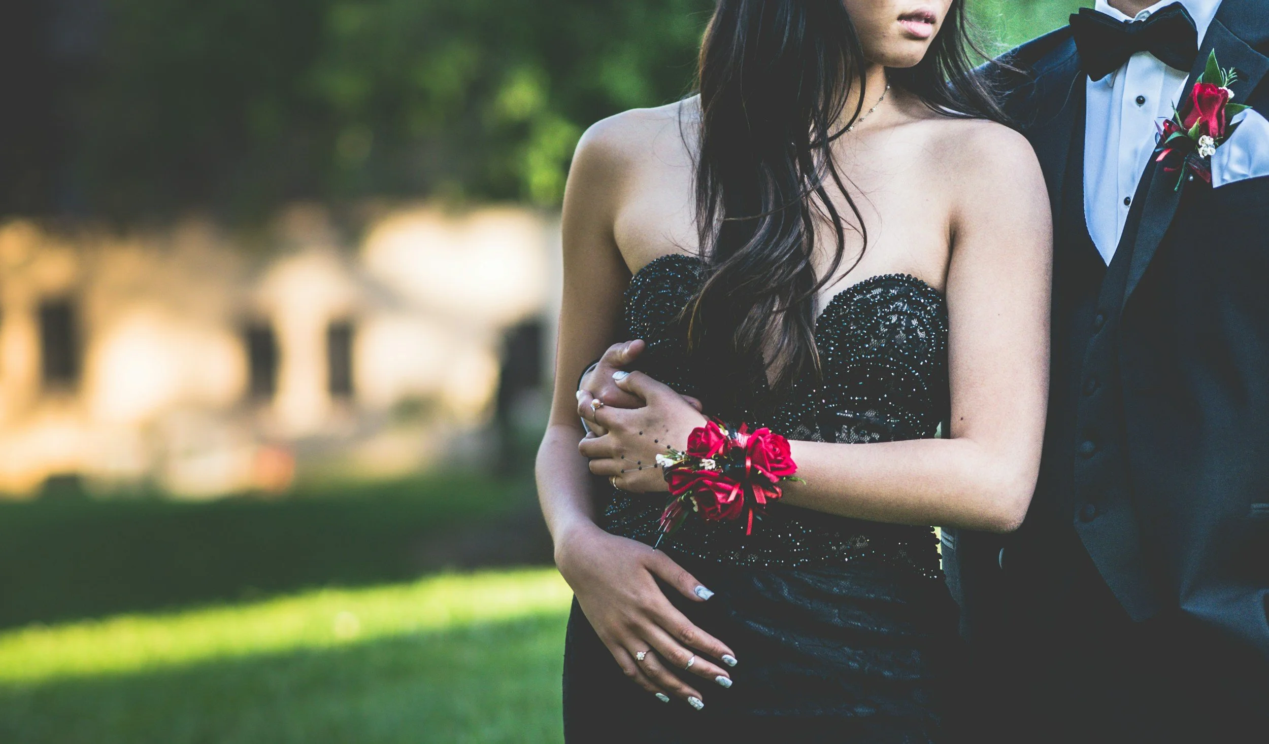How To Accessorize &amp; Style Your Prom Dress Affordably