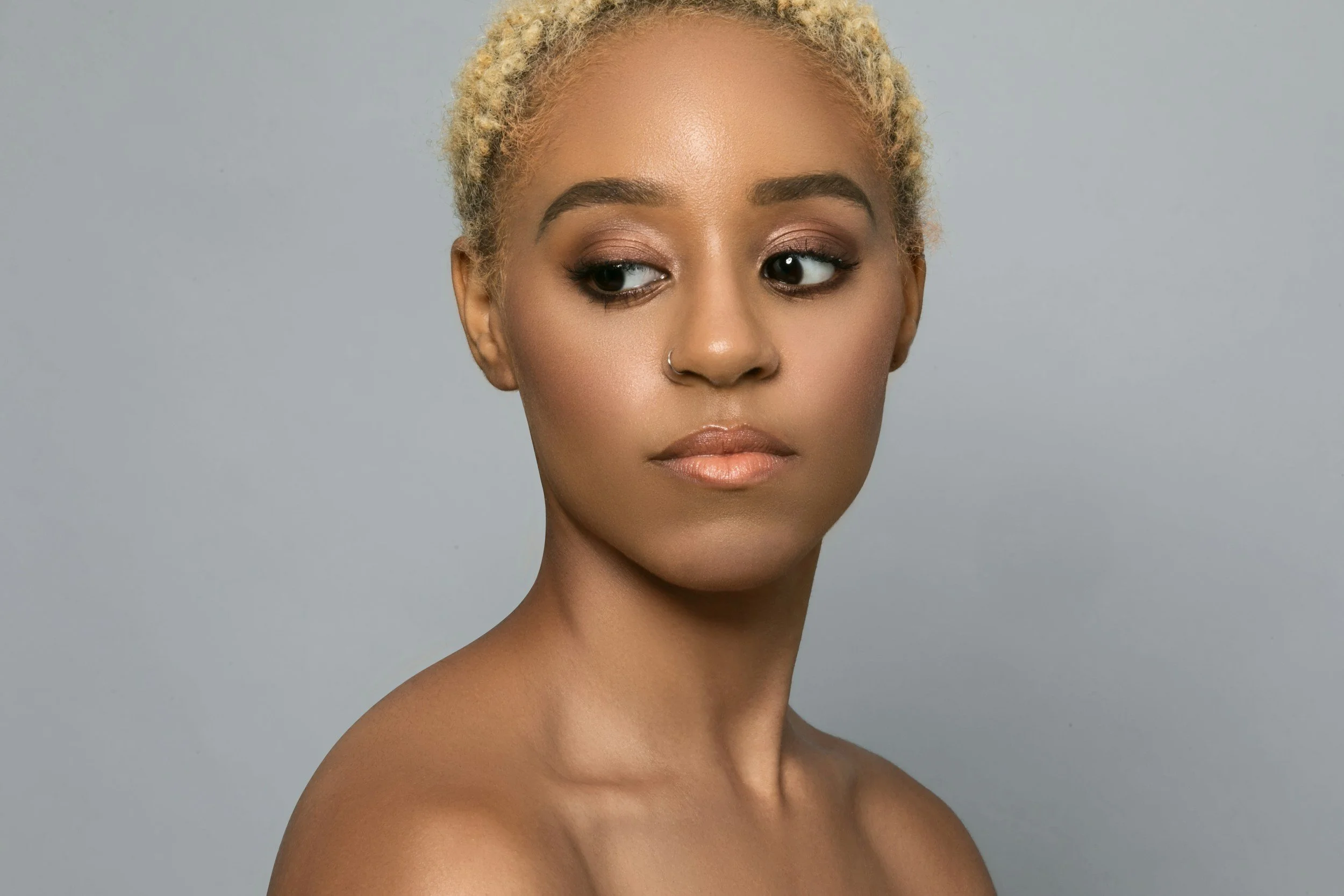 The Art of Professional Modeling: Tips for Aspiring Models