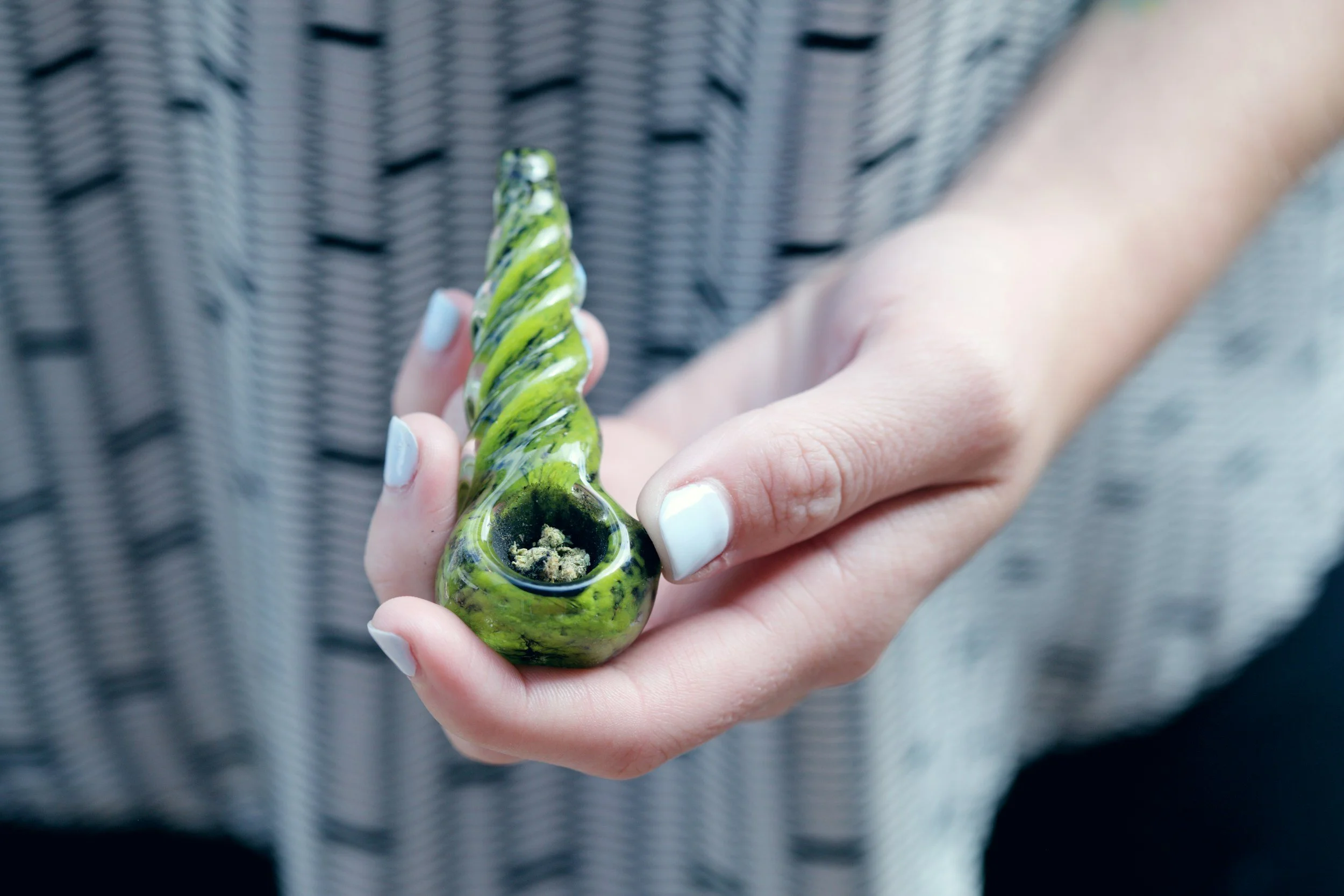 Solve These 5 Common Glass Water Pipe Issues With Practical Fixes—Find Out How!