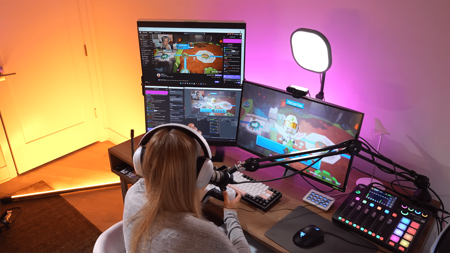 How Stacked Monitors Improve Gaming Experiences?
