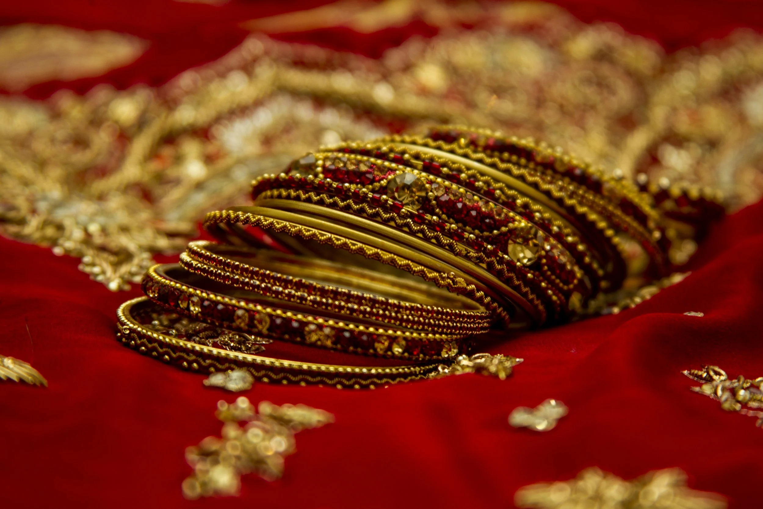 Top Gold Bangle Designs for Everyday Wear