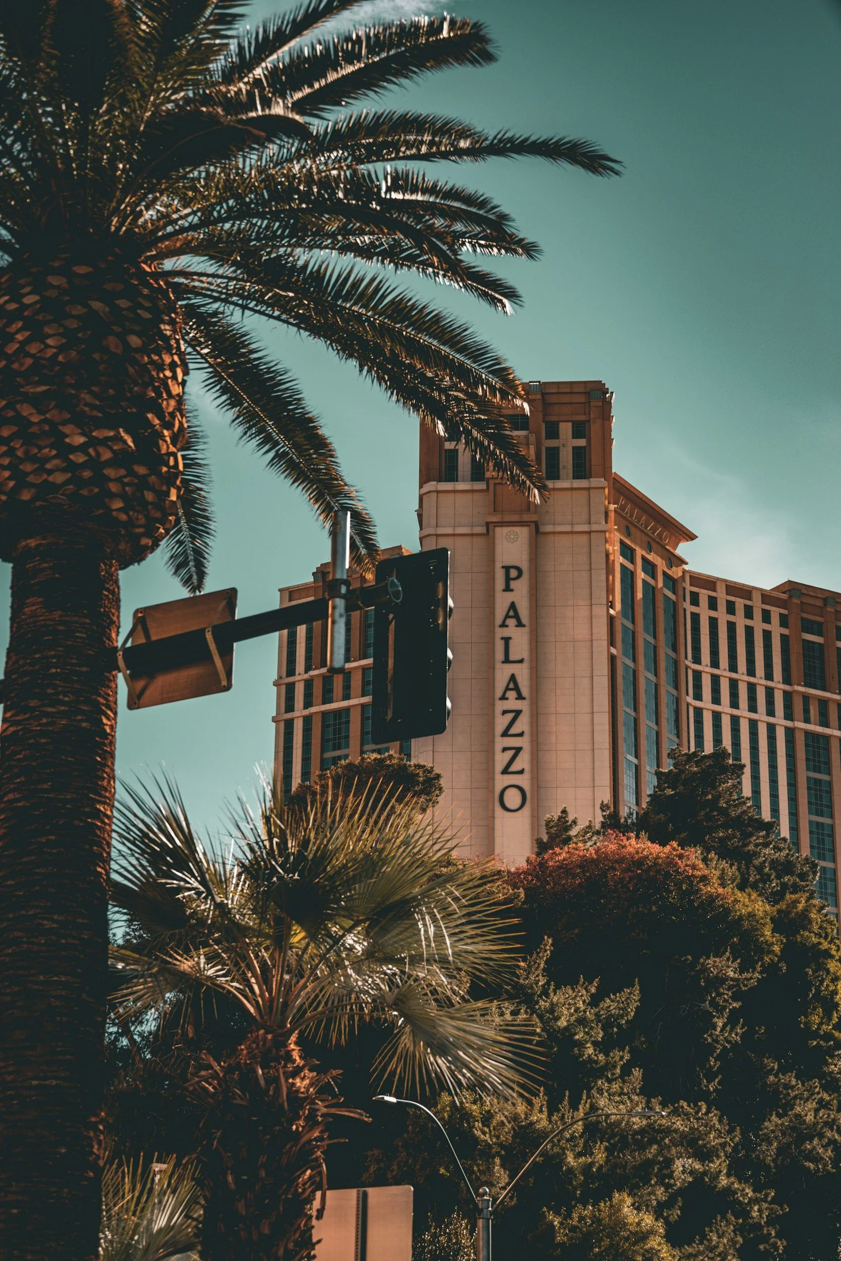 From Vegas to Macau: A Traveler’s Guide to the Best Casino Hubs