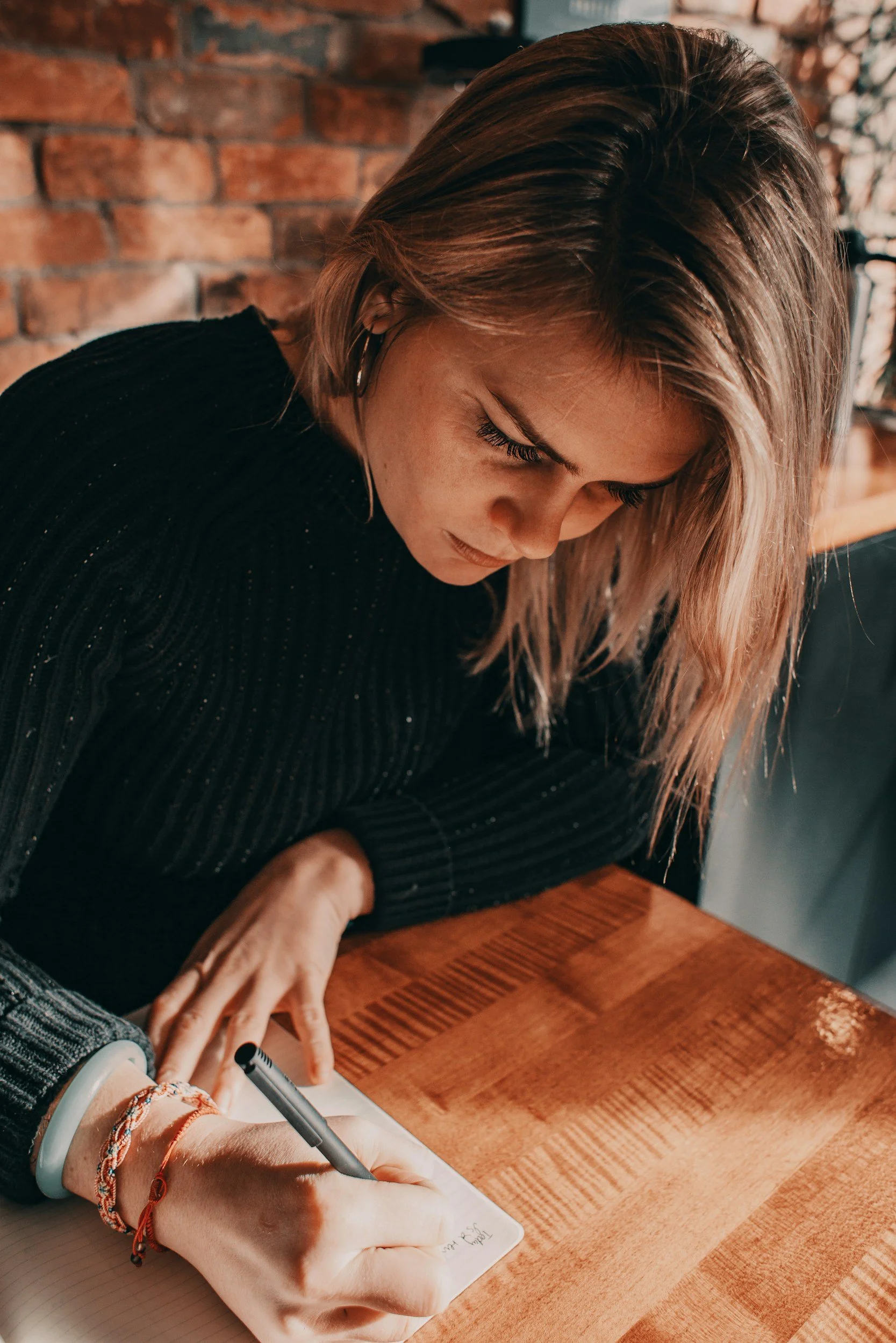 Write Like a Journalist: Essay Expert