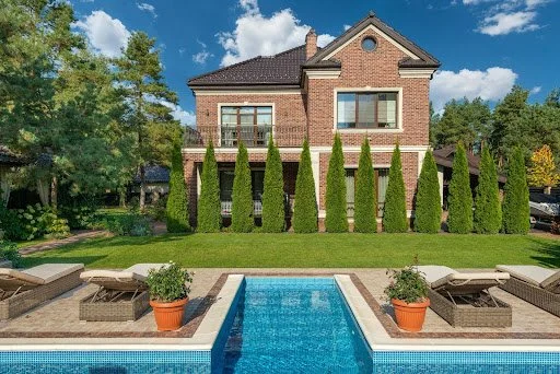 Make a Splash With Top-Quality Pool Slides for Your Backyard