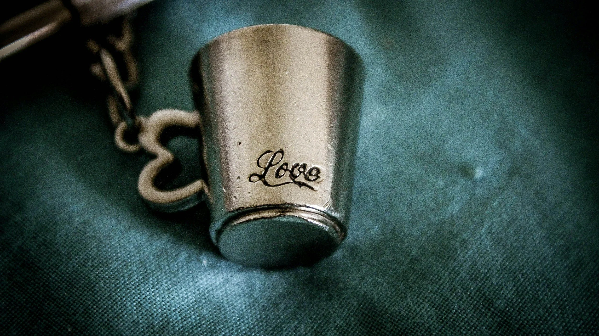 Design Your Own Custom Keychains with Vograce&nbsp;&nbsp;