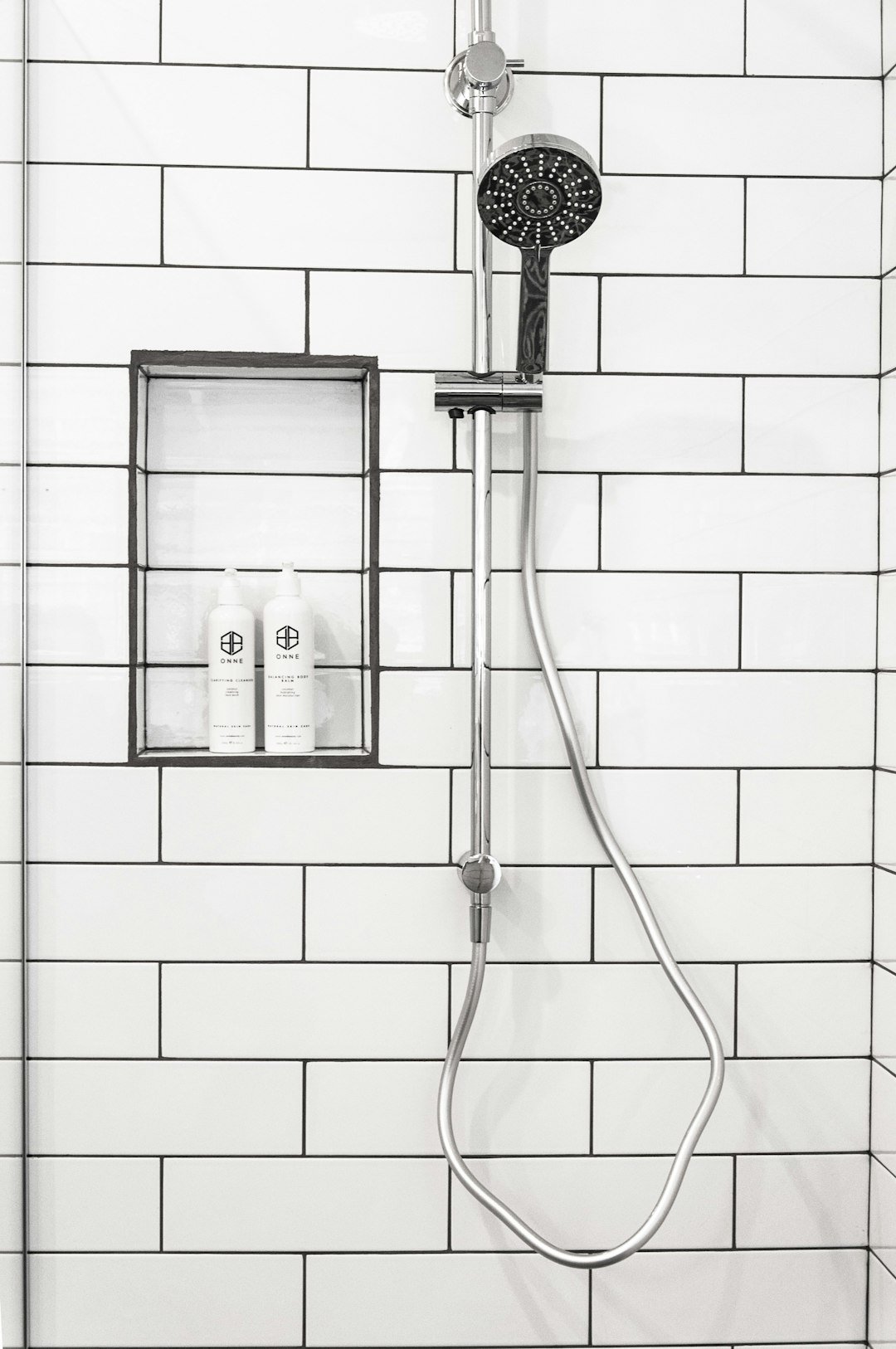 Shower Door Leaking? How to Choose the Right Sealing Solution
