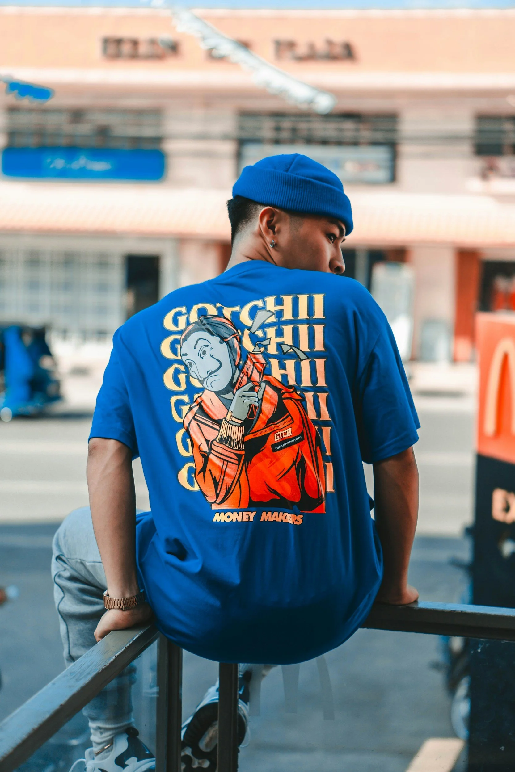 Advantages of Using a DTF Printer for Personalized T-Shirt Customization