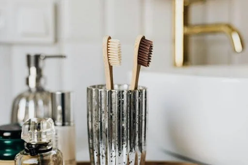 Sonic Toothbrushes: The Tiny Tech That’s Changing Big Smiles