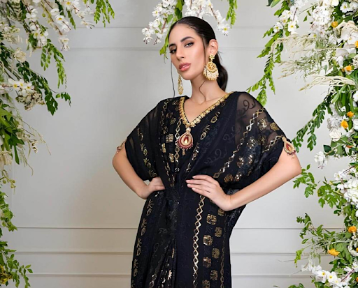 How to Style Pakistani Dresses for Western Events with Fusion?
