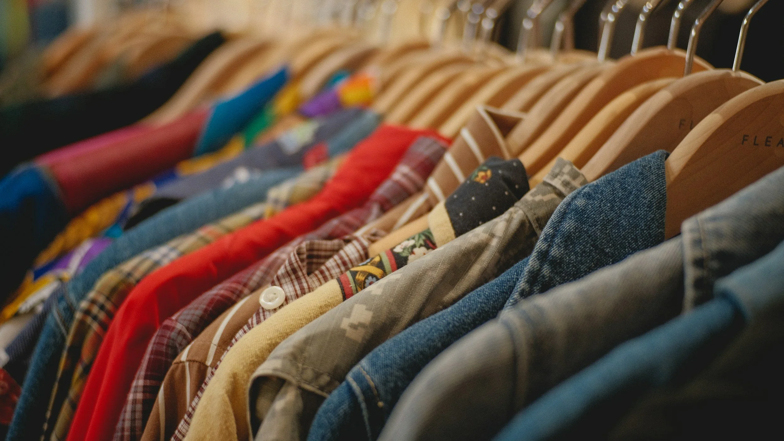 The Style &amp; Value of Vintage Clothing in Modern Wardrobes