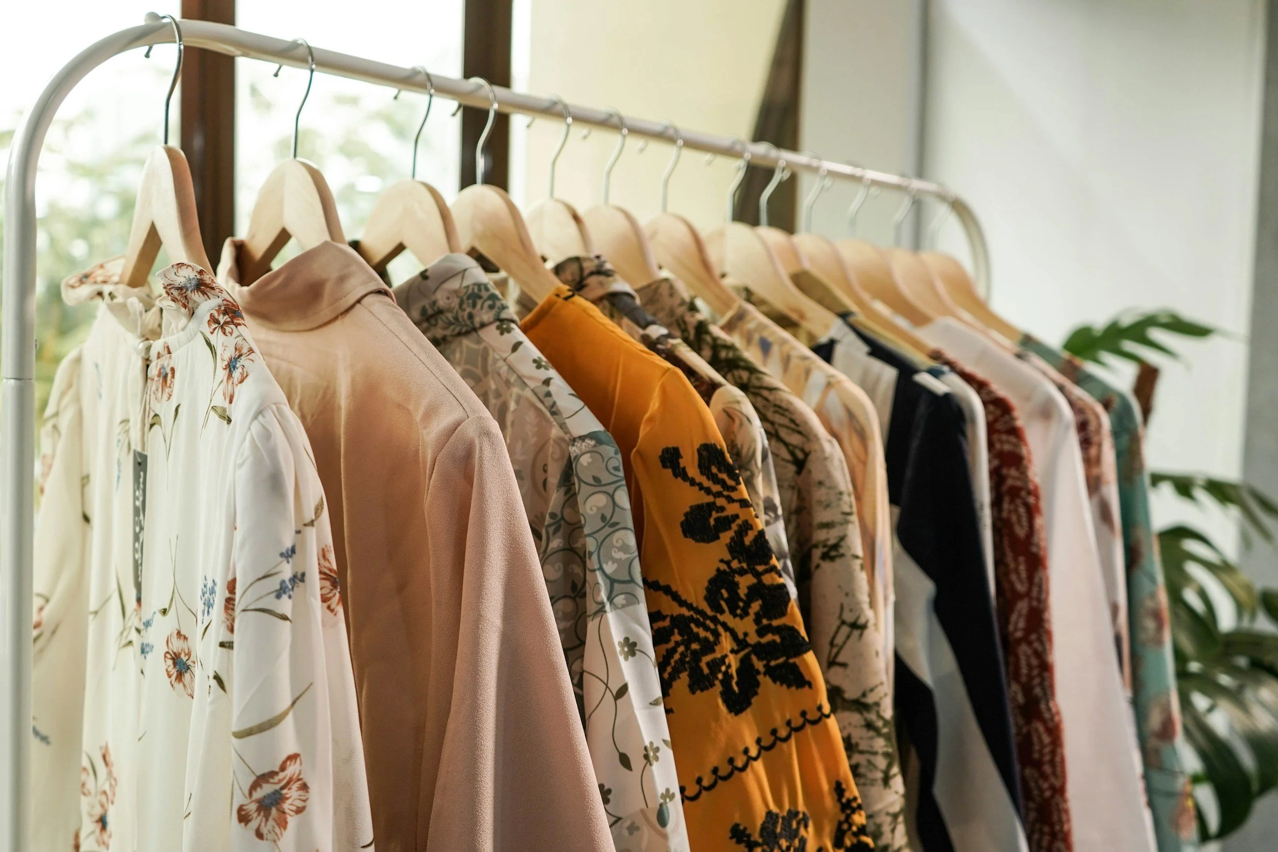 Choosing the Right Painter to Redesign Your Fashion Store