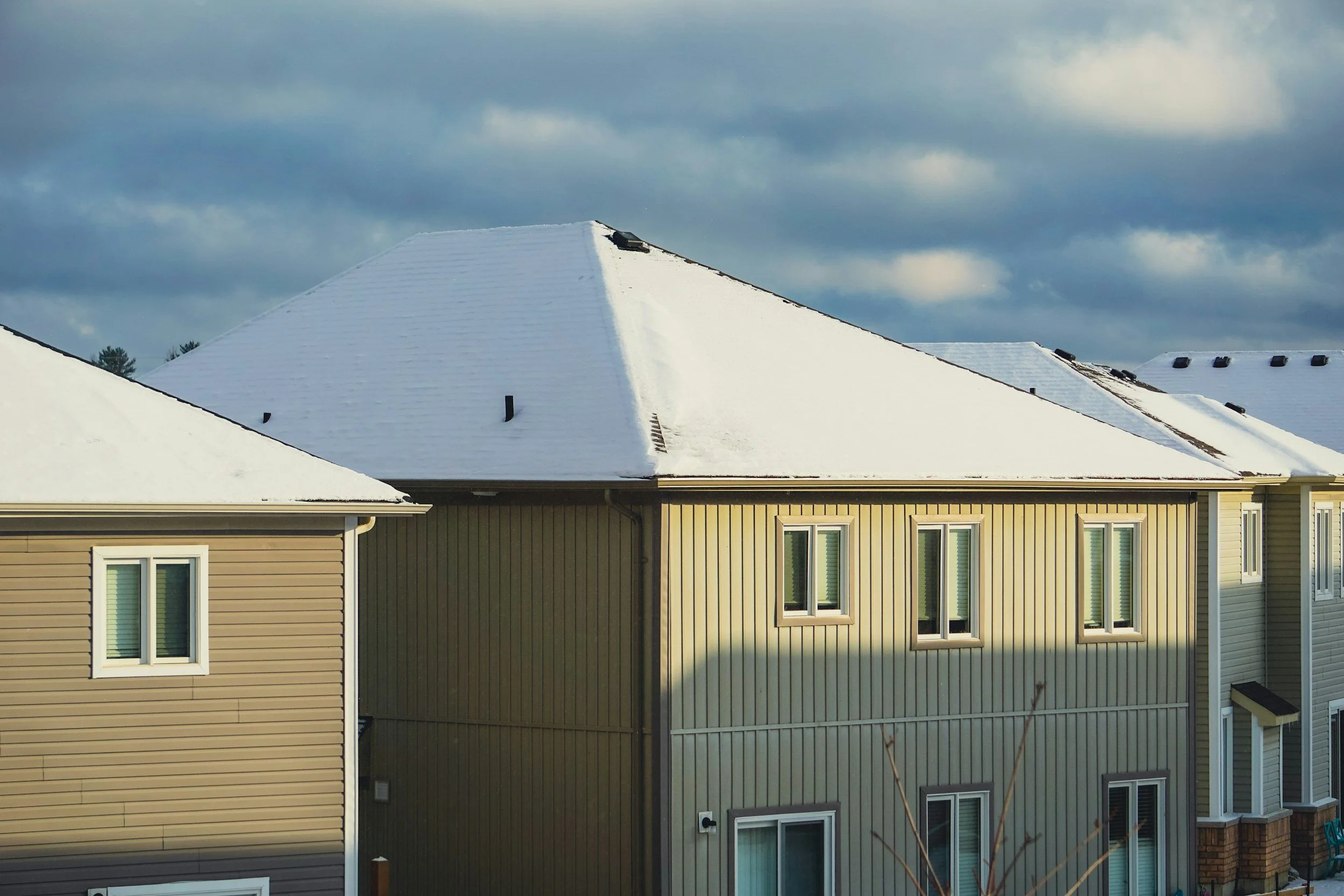From Shingles to Skylines: How Roofs Define a Building’s Character