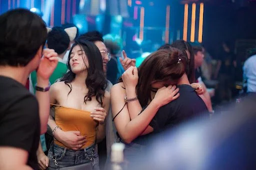 Tips for Designing an Inviting Atmosphere for Your Next House Party