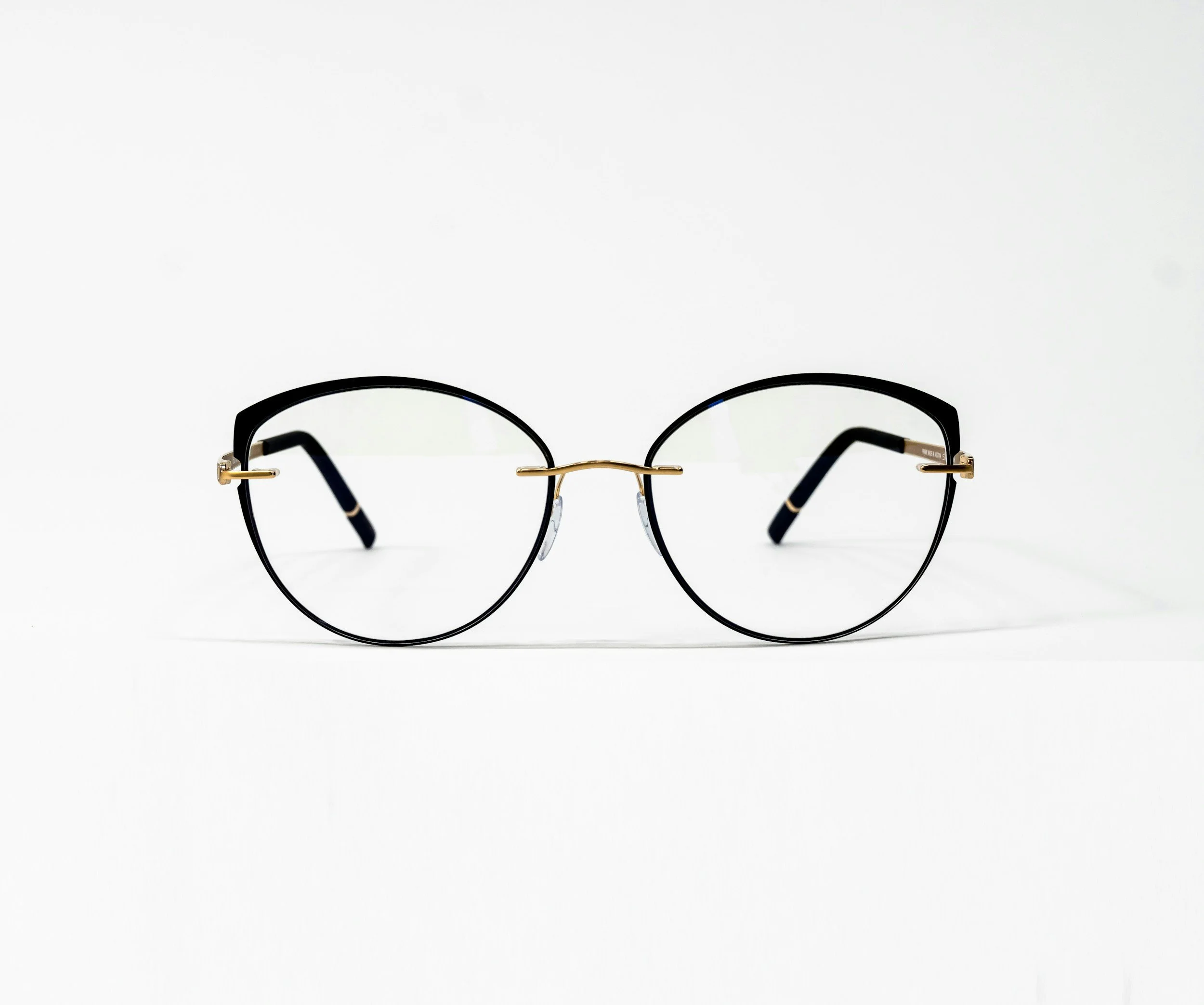 Oval Glasses: The Subtle Frames That Flatter Every Face