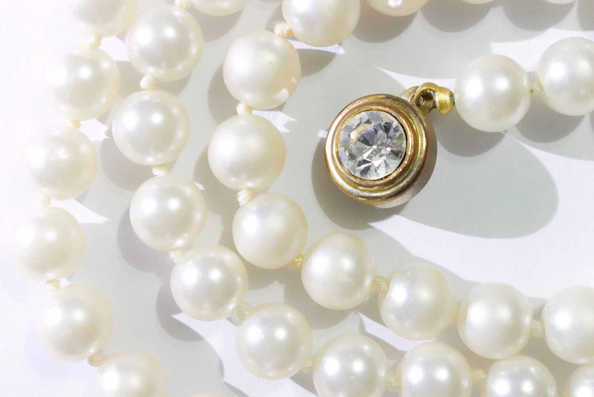 Why a Pearl Choker Is the Best Gift for Her