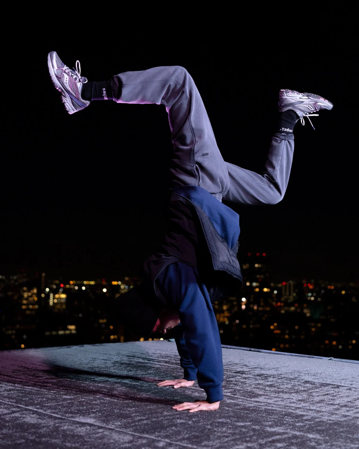 SNIPES x Saucony “City Lights”: When Urban Motion Becomes the Medium