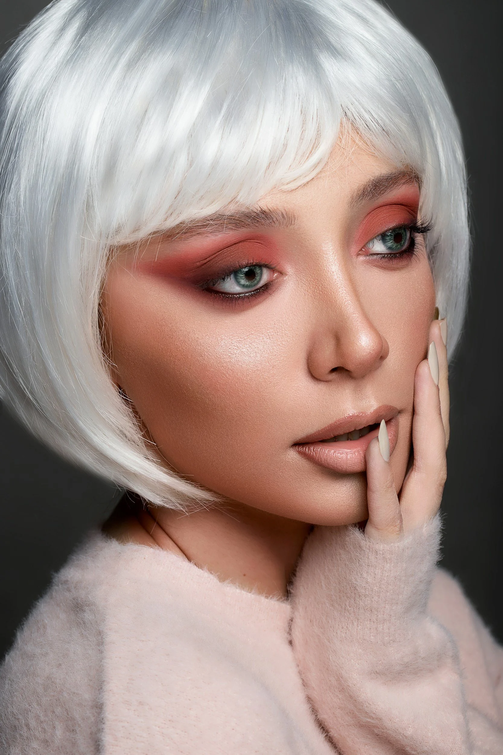 Gloss, Glow And Nostalgia: Y2K Beauty Returns To The Oscars Red Carpet