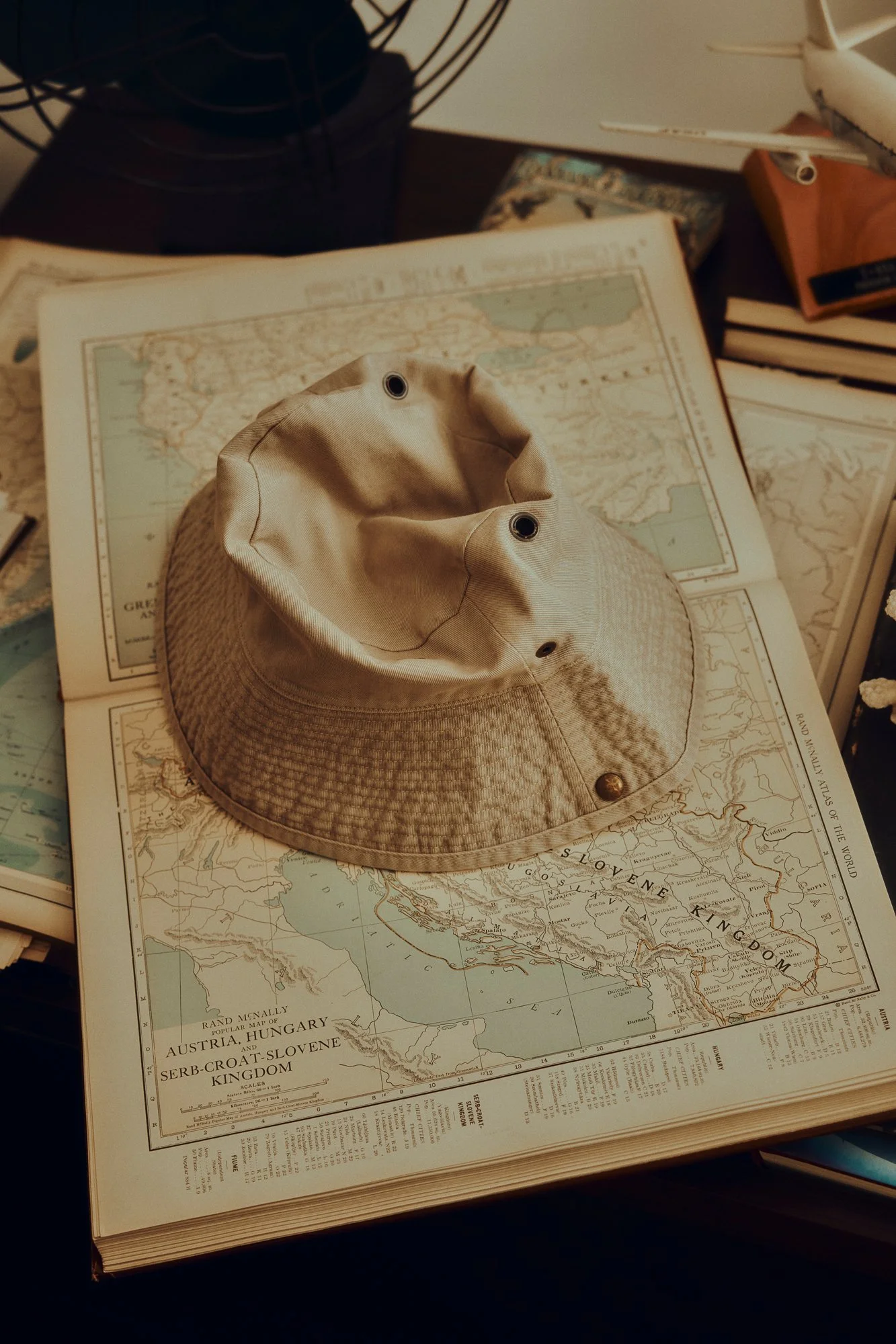 Banana Republic x The Explorers Club Campaign_18.jpg