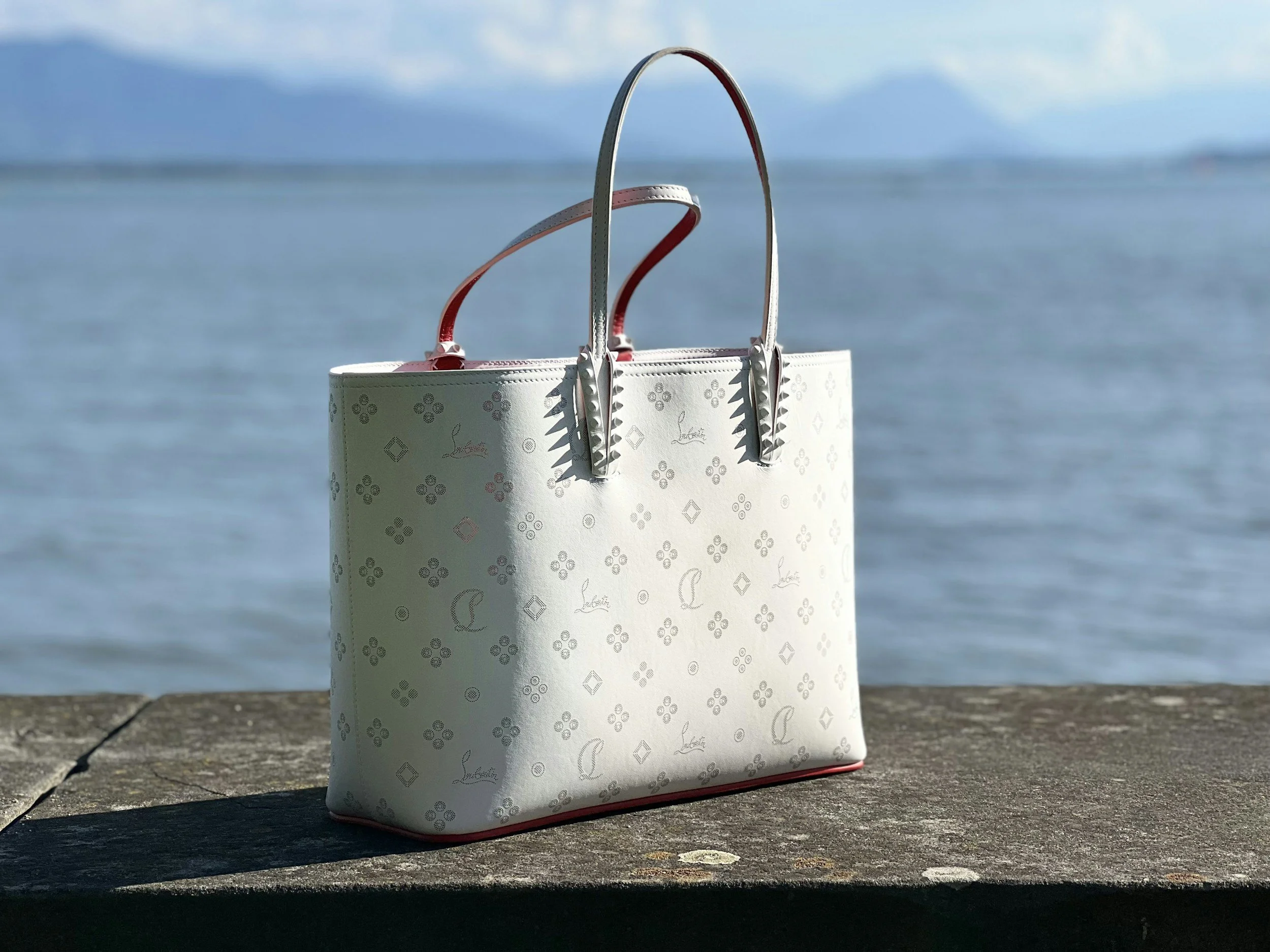 Walking Billboards: The Incredible Reach of a Branded Tote Bag