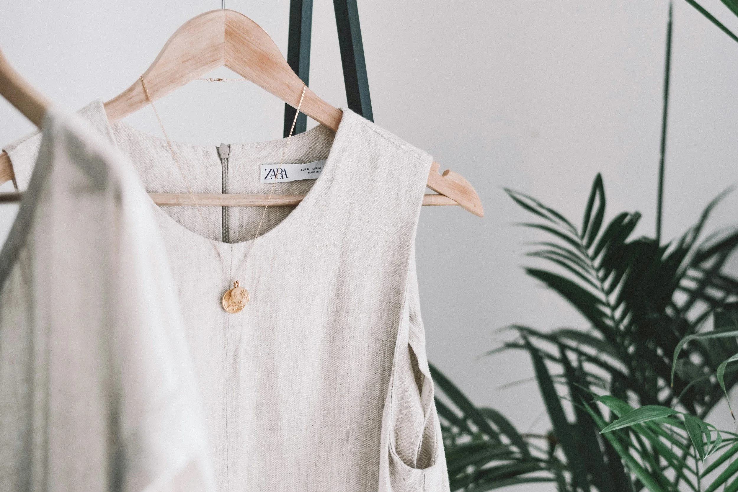 The Art of Less: Building a Timeless Minimalist Wardrobe with Linen