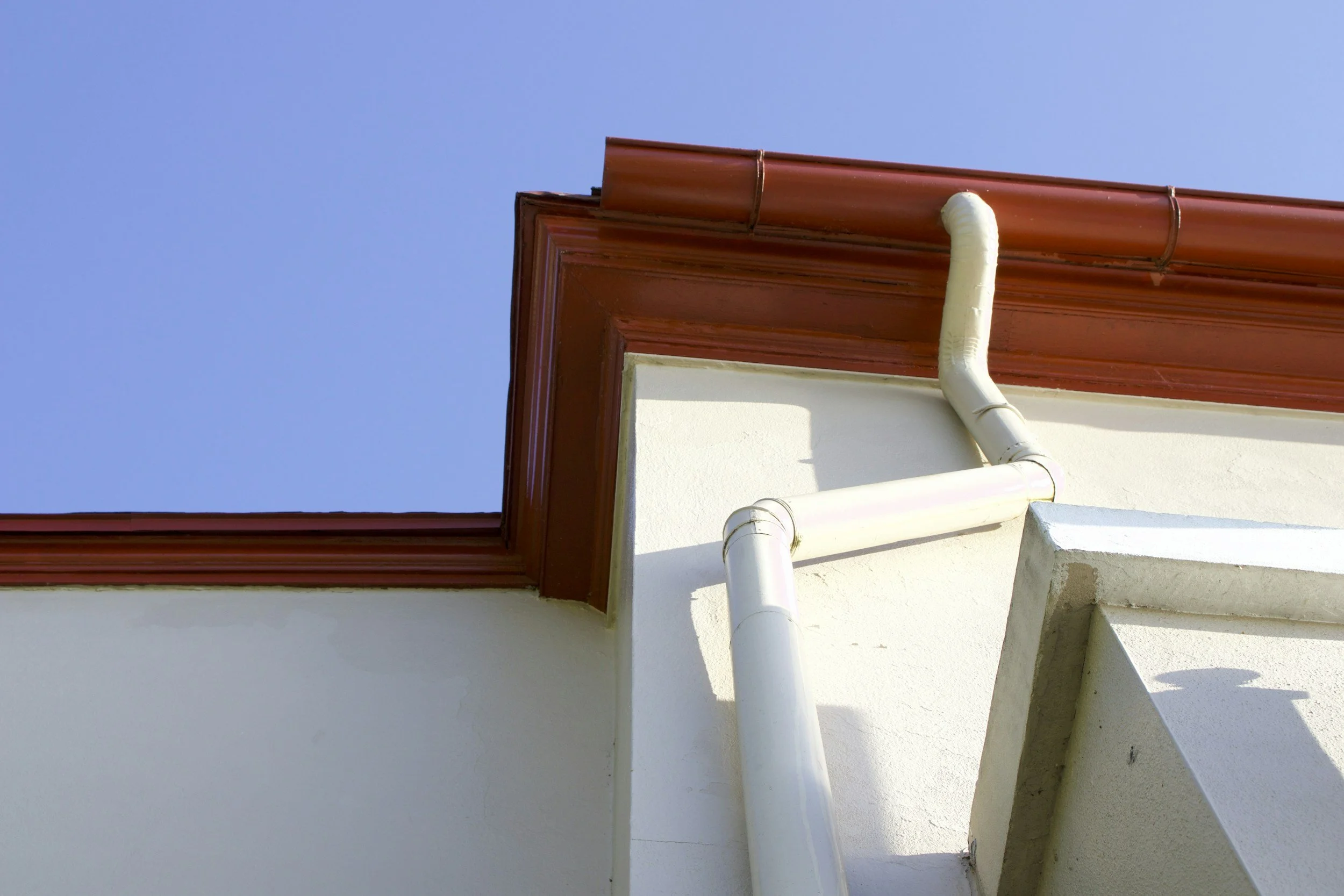 Smart Solutions for Gutter Protection and Debris Control Systems