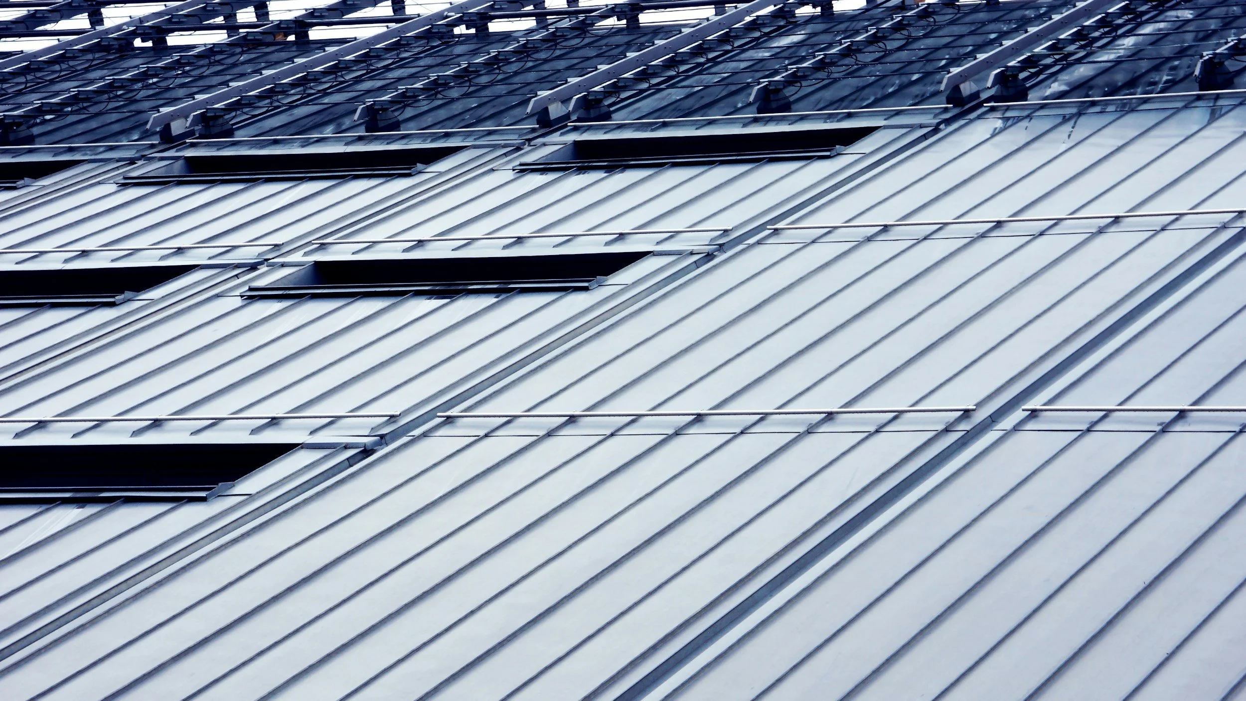 Architectural Metal Roofing Systems Designed for Modern Buildings and Long-Term Reliability 