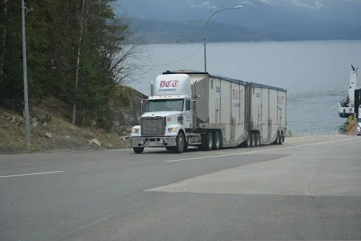 Planning a Long-Haul Move? Why You Need the Right Truck