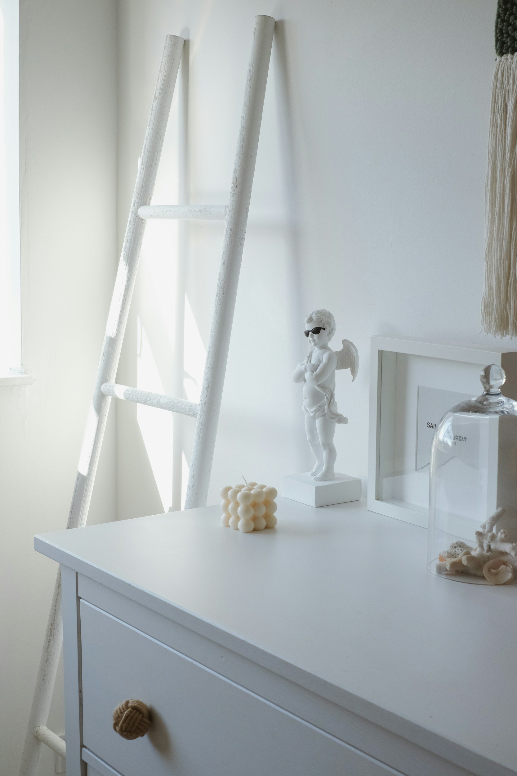 How to Choose a Kids' Dresser That Grows With the Child Without Sacrificing Safety