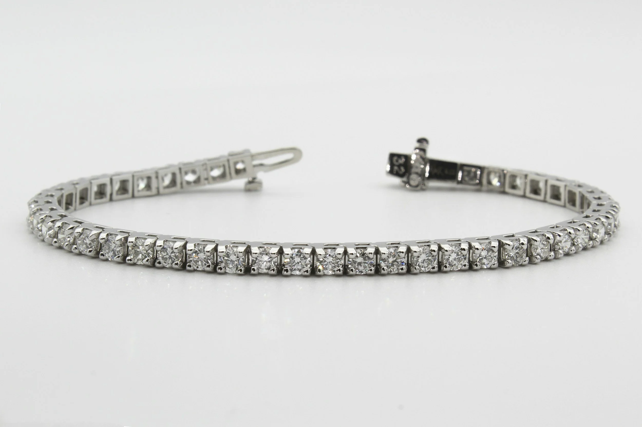 How to Style a Moissanite Chain for Everyday Luxury