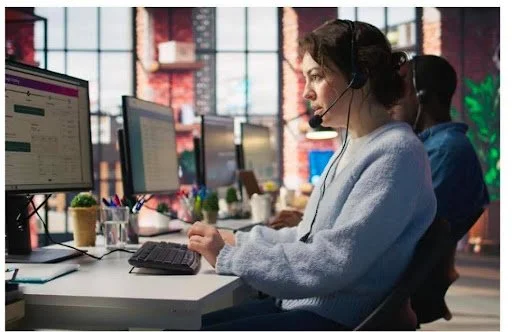 5 Reasons Your Sales Team Needs Outbound Call Center Software In 2026