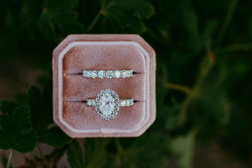 What Makes Oval Cut Engagement Rings Look Bigger Than Other Diamond Shapes?