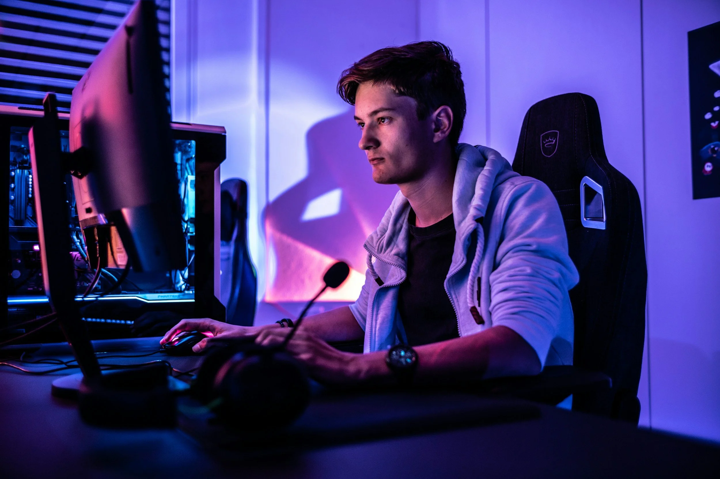 How Online Gaming and Sports Are Changing Digital Entertainment