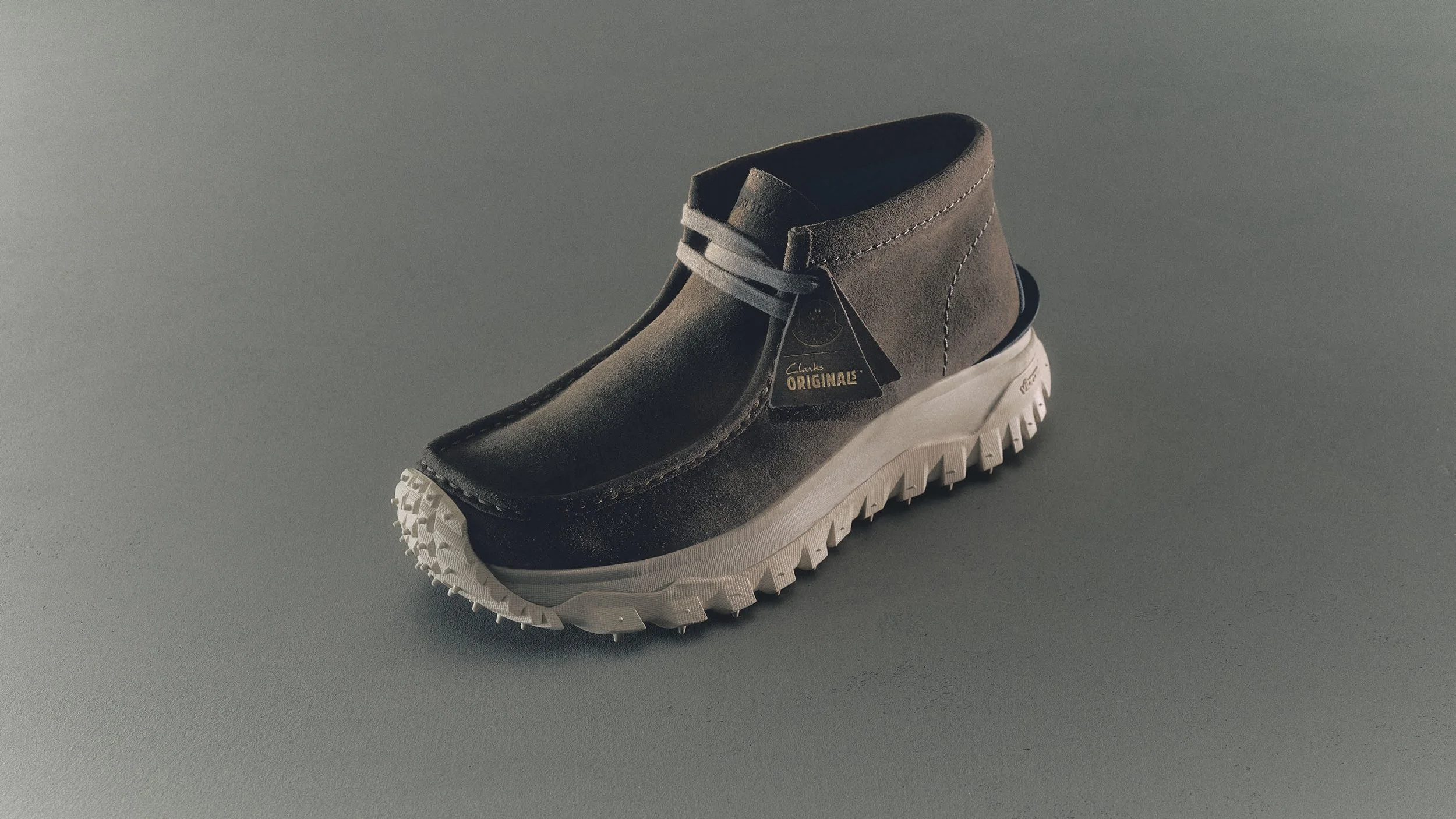 MONCLER TRAILGRIP WALLABEE GTX_MEN'S ONLY_00000003.jpg