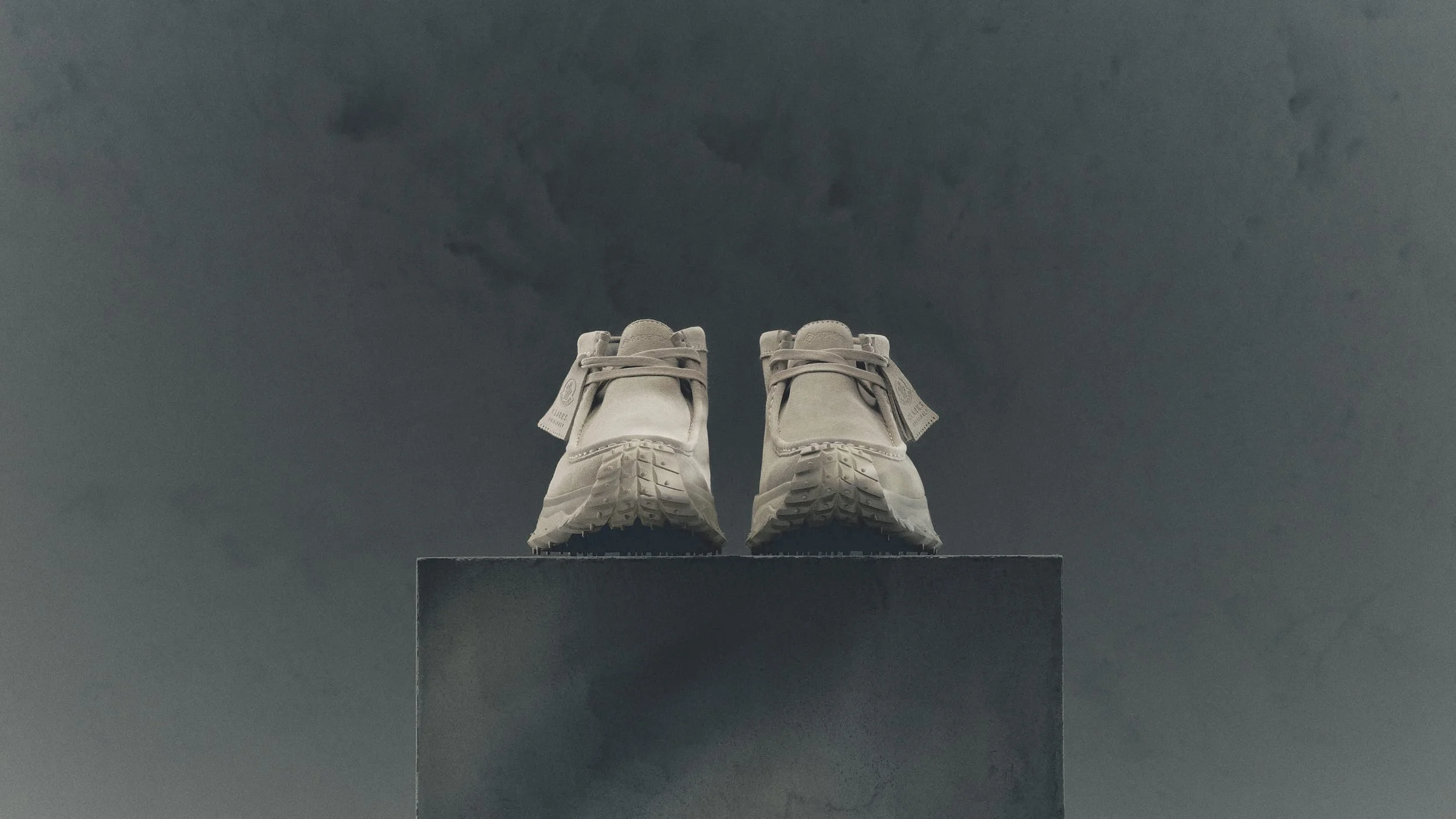 MONCLER TRAILGRIP WALLABEE GTX_MEN'S ONLY_00000004.jpg