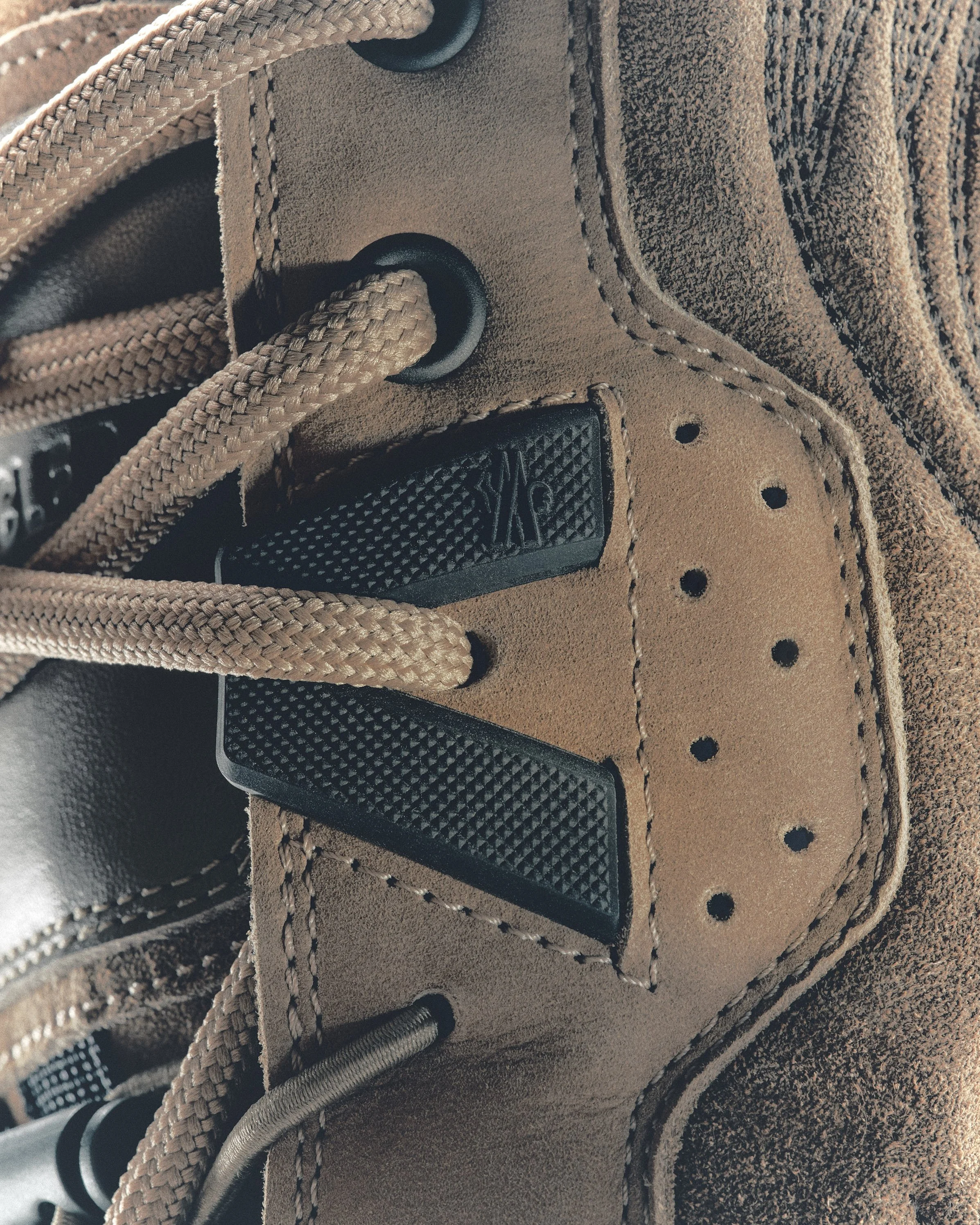 MONCLER + MOON BOOT ICON HIGH RODEO_00000004.jpg