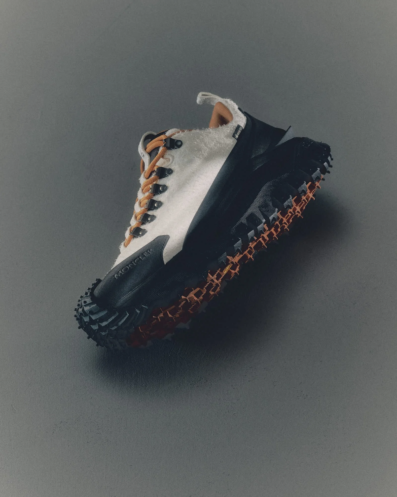 MONCLER TRAILGRIP APEX GTX_MEN'S ONLY_00000001.jpg
