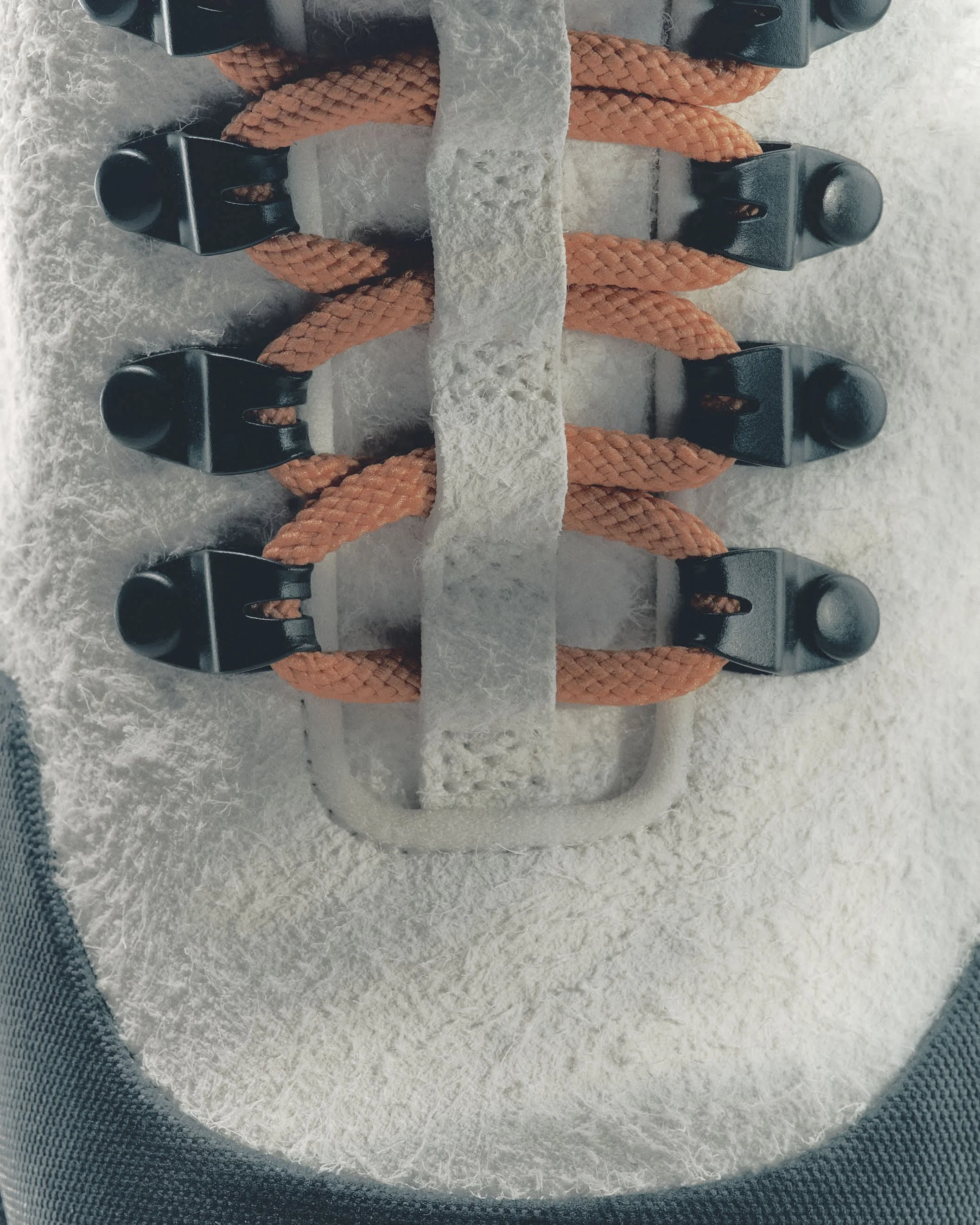 MONCLER TRAILGRIP APEX GTX_MEN'S ONLY_00000004.jpg