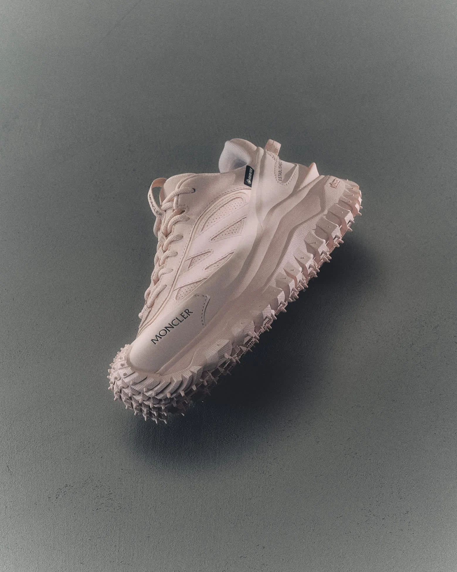 MONCLER TRAILGRIP APEX CRAFT_00000002.jpg