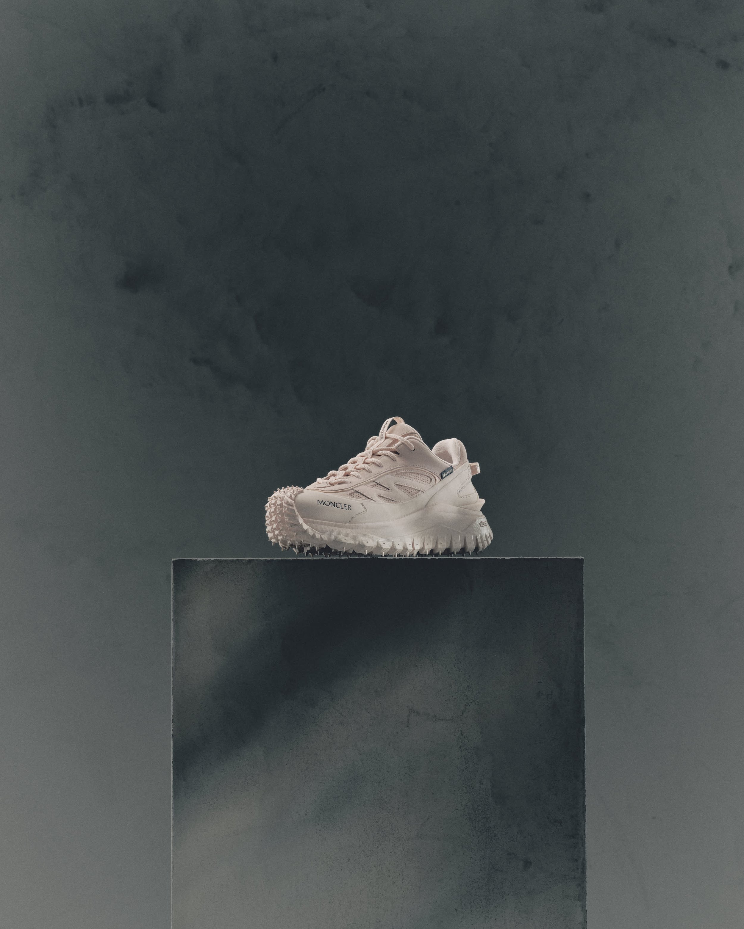 MONCLER TRAILGRIP APEX CRAFT_00000005.jpg