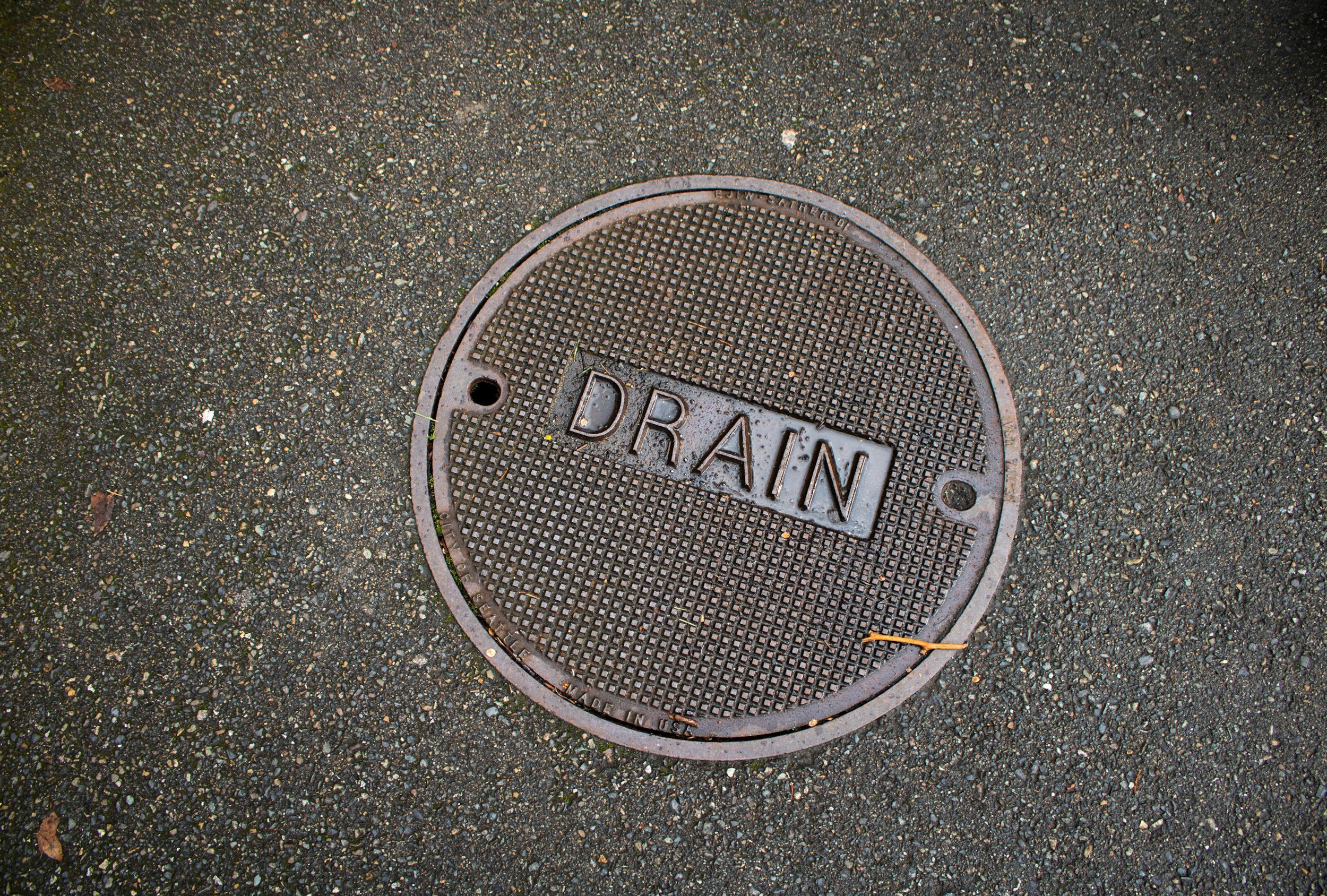 How Professional Drain Cleaning in Long Beach Removes Sediment From Copper Pipes