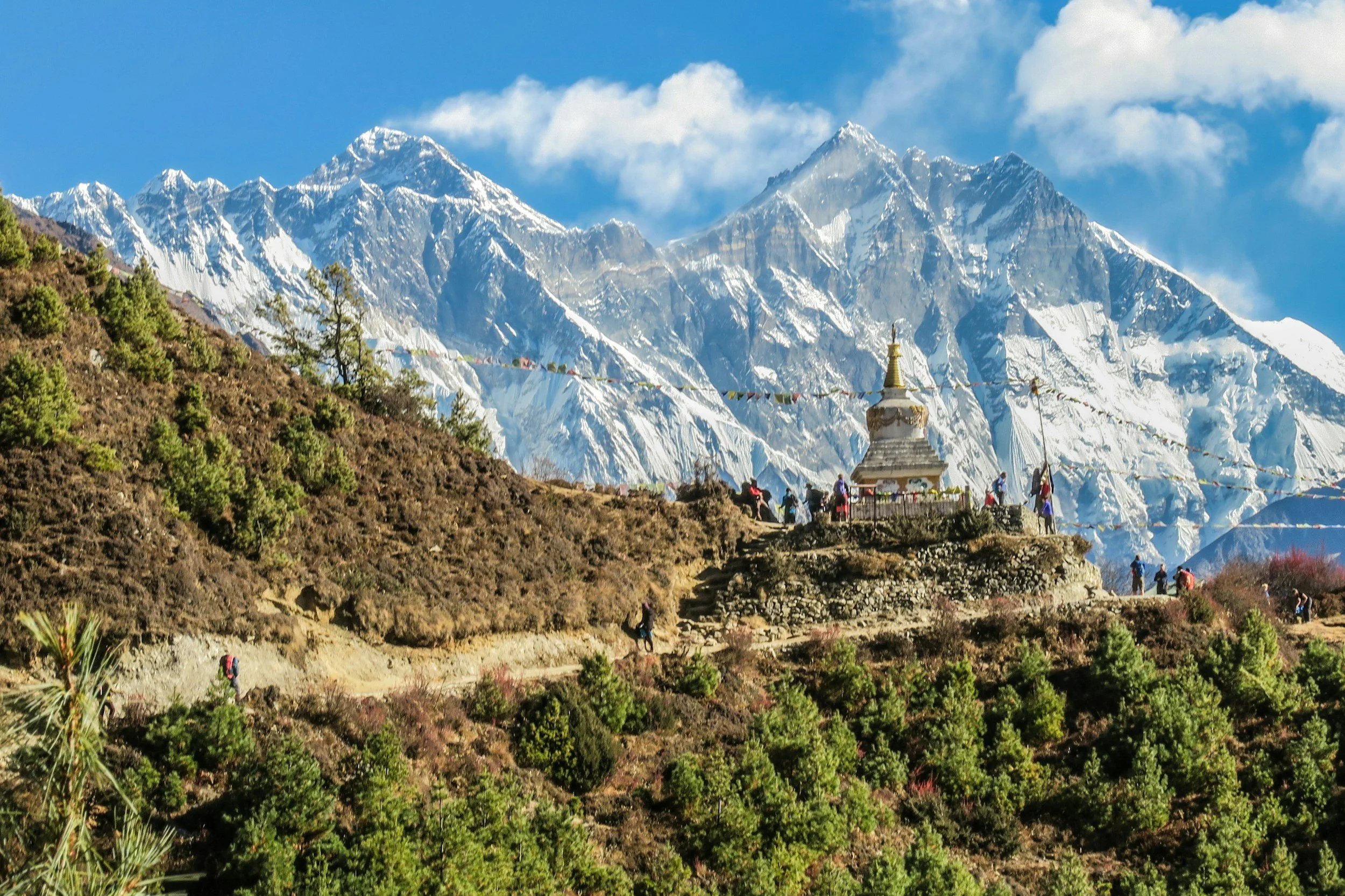 Discovering Nepal: A Land of Peaks, Prayers, and Untamed Beauty